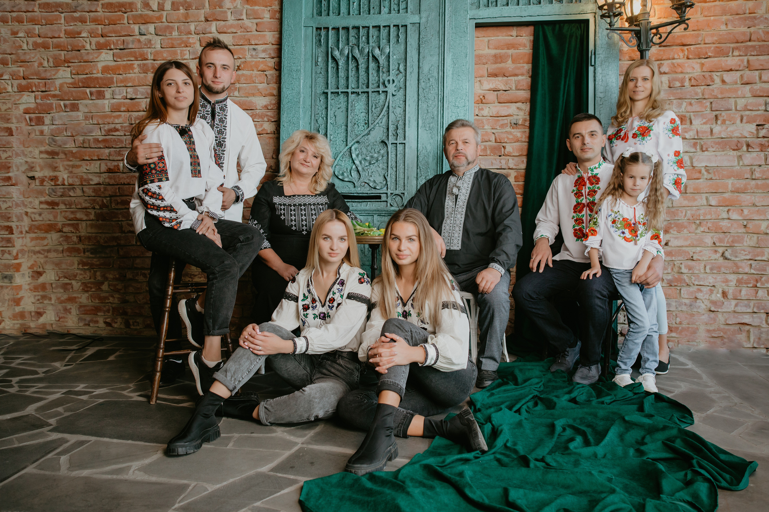 Сімейна зйомка у студії. Весільний фотограф у Львові Мирон Роксоляна