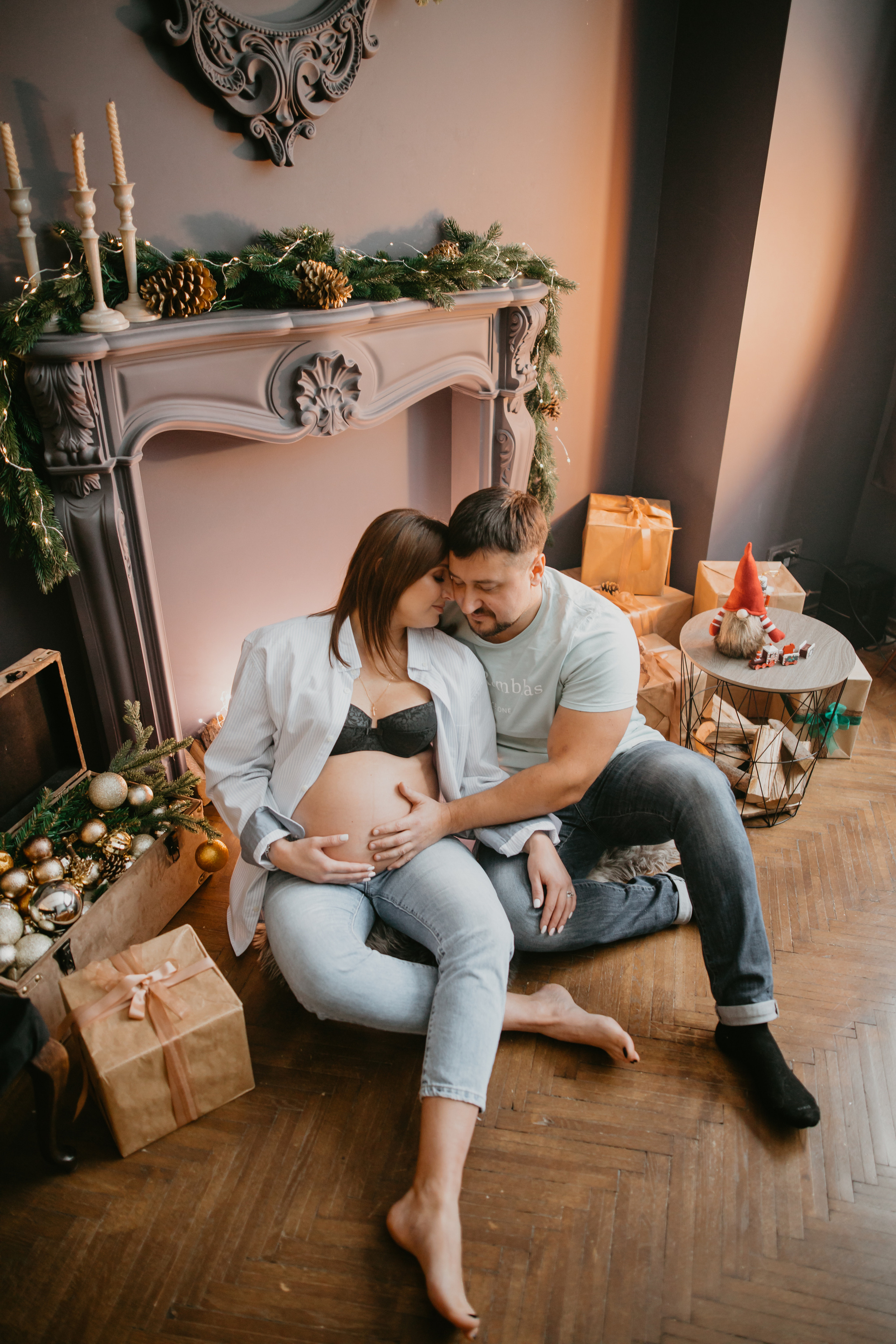 Новорічна зйомка вагітності. Весільний фотограф у Львові Мирон Роксоляна