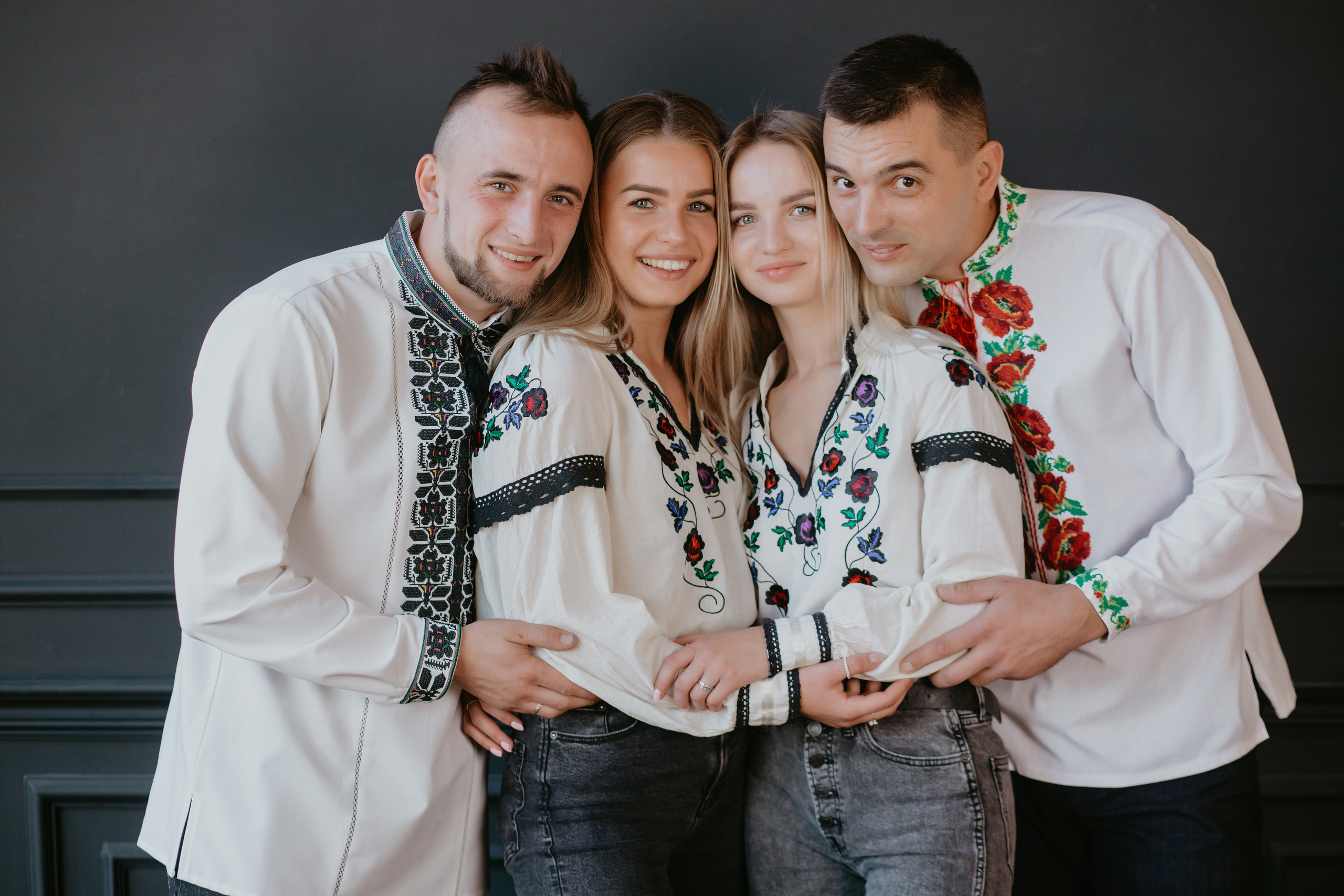 Сімейна зйомка у студії. Весільний фотограф у Львові Мирон Роксоляна