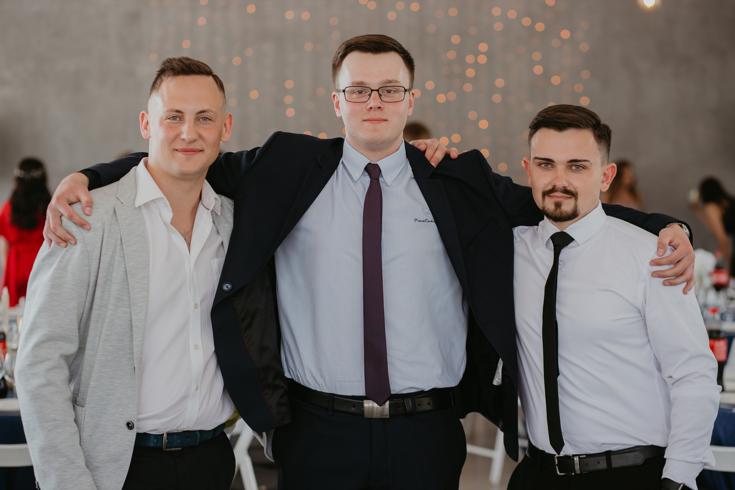 Випукний ЛНМУ ім. Данила Галицького. Весільний фотограф у Львові Мирон Роксоляна