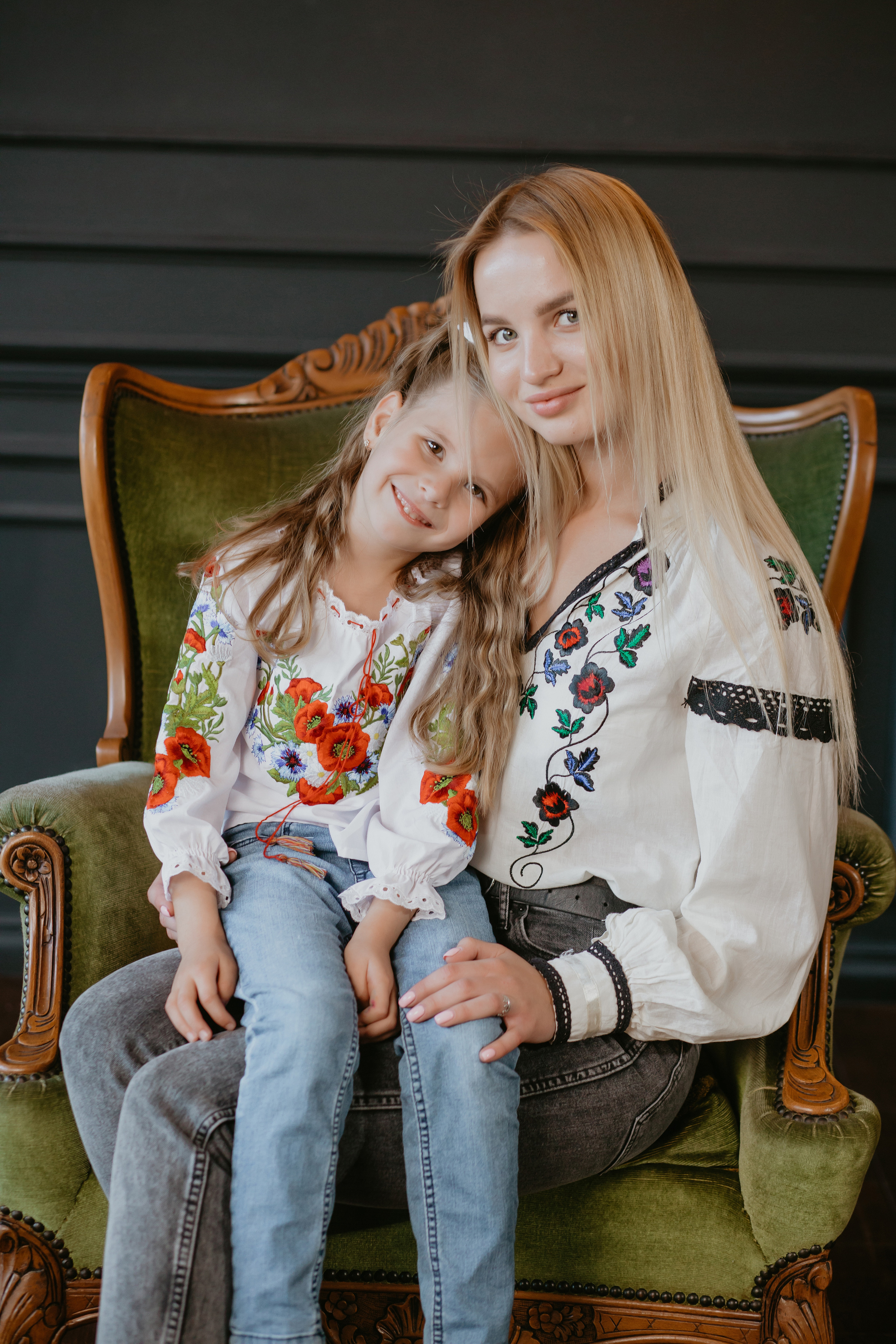 Сімейна зйомка у студії. Весільний фотограф у Львові Мирон Роксоляна