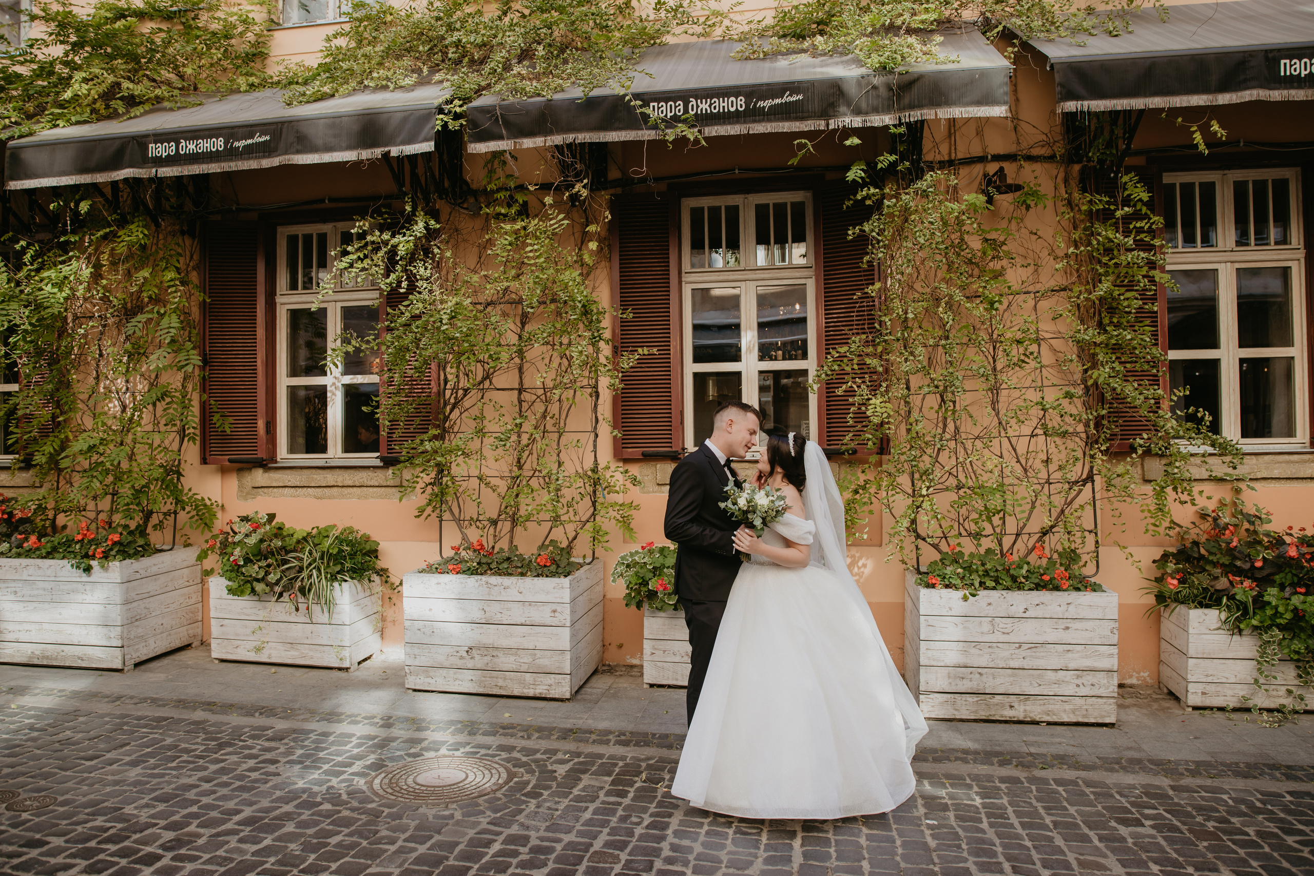 Весільний день Маряни та Володі. Весільний фотограф у Львові Мирон Роксоляна