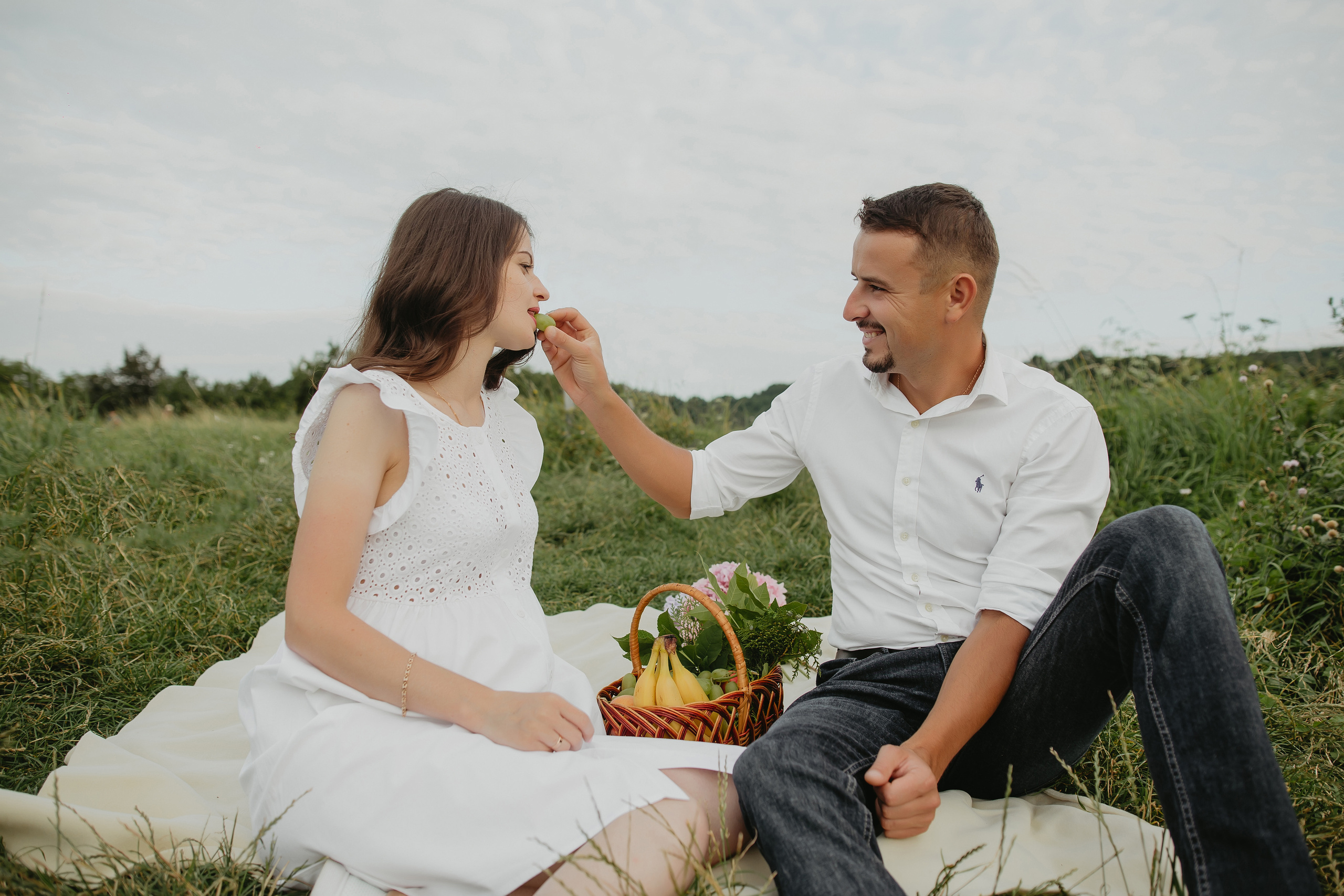 Зйомка вагітності на горі. Весільний фотограф у Львові Мирон Роксоляна