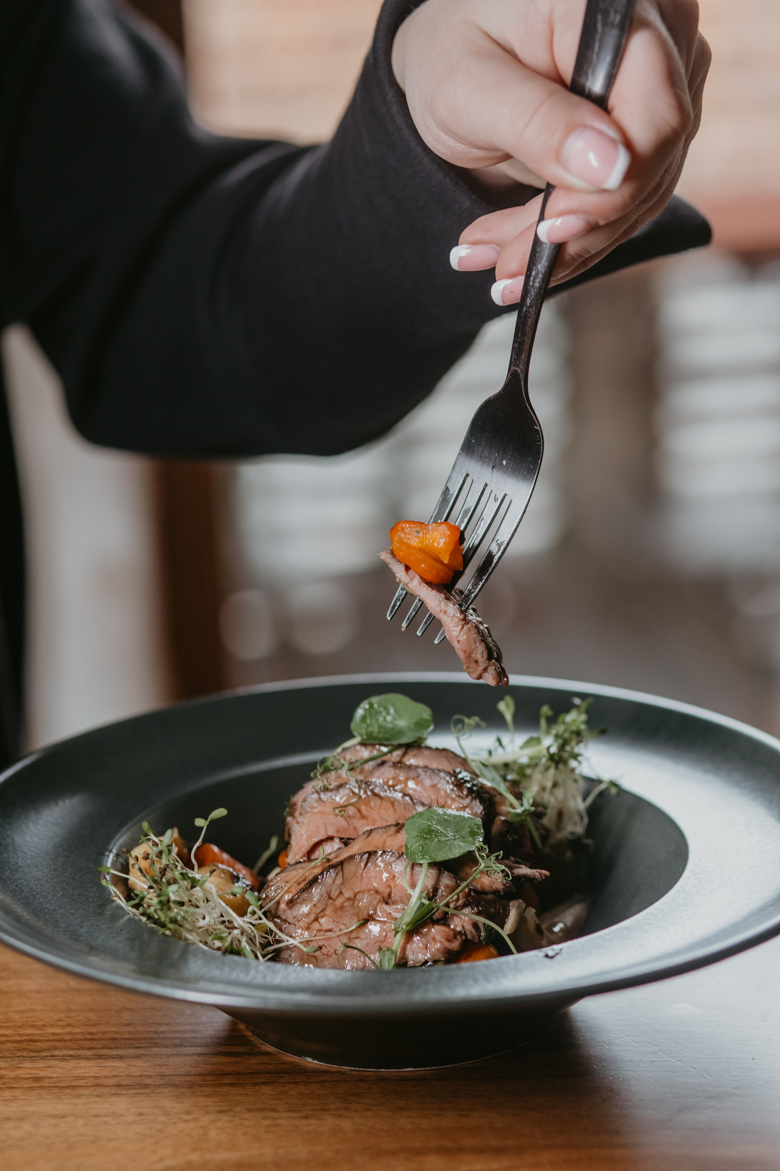 Зйомка меню для ресторану. Весільний фотограф у Львові Мирон Роксоляна