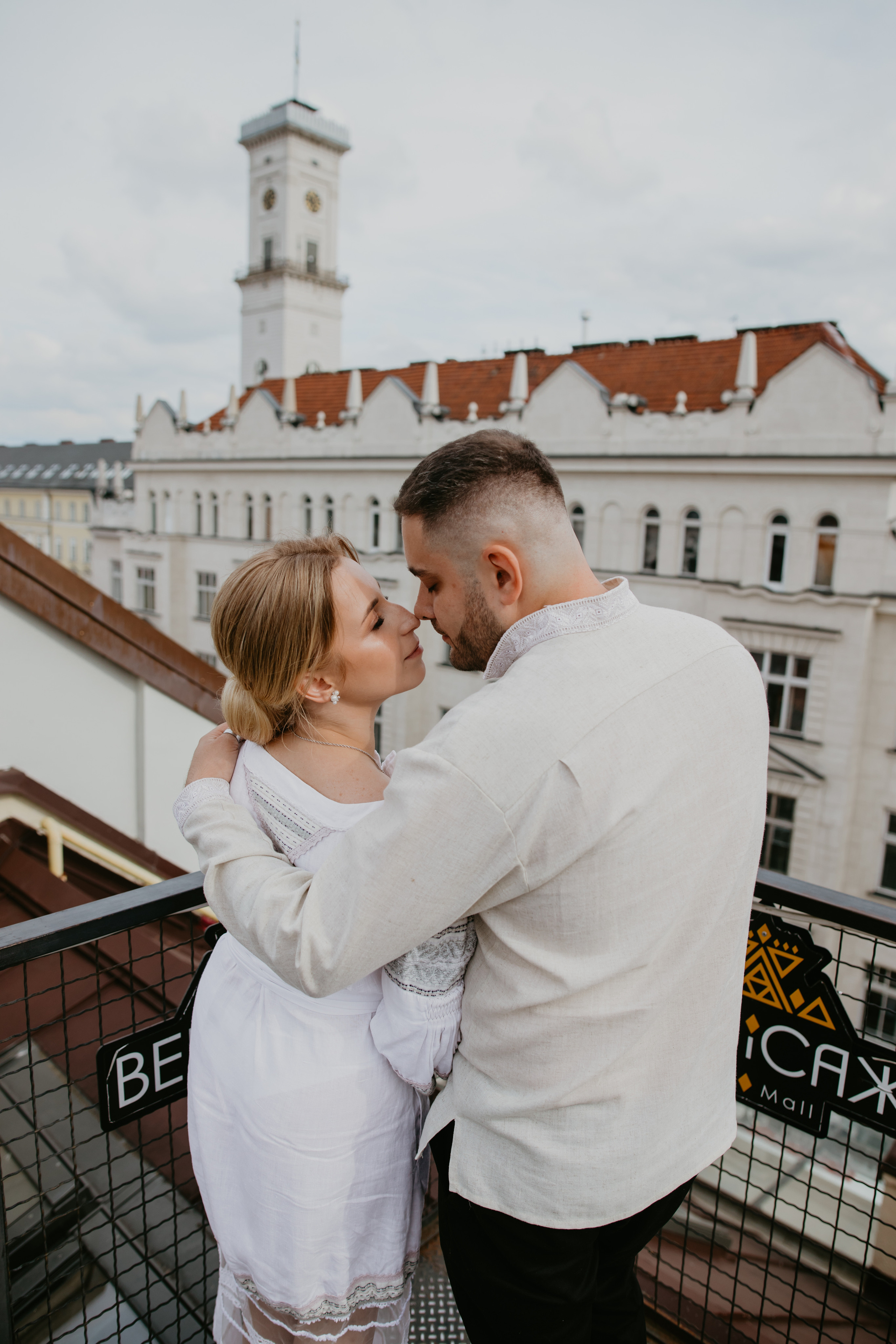 Розпис Марта і Сергій. Весільний фотограф у Львові Мирон Роксоляна