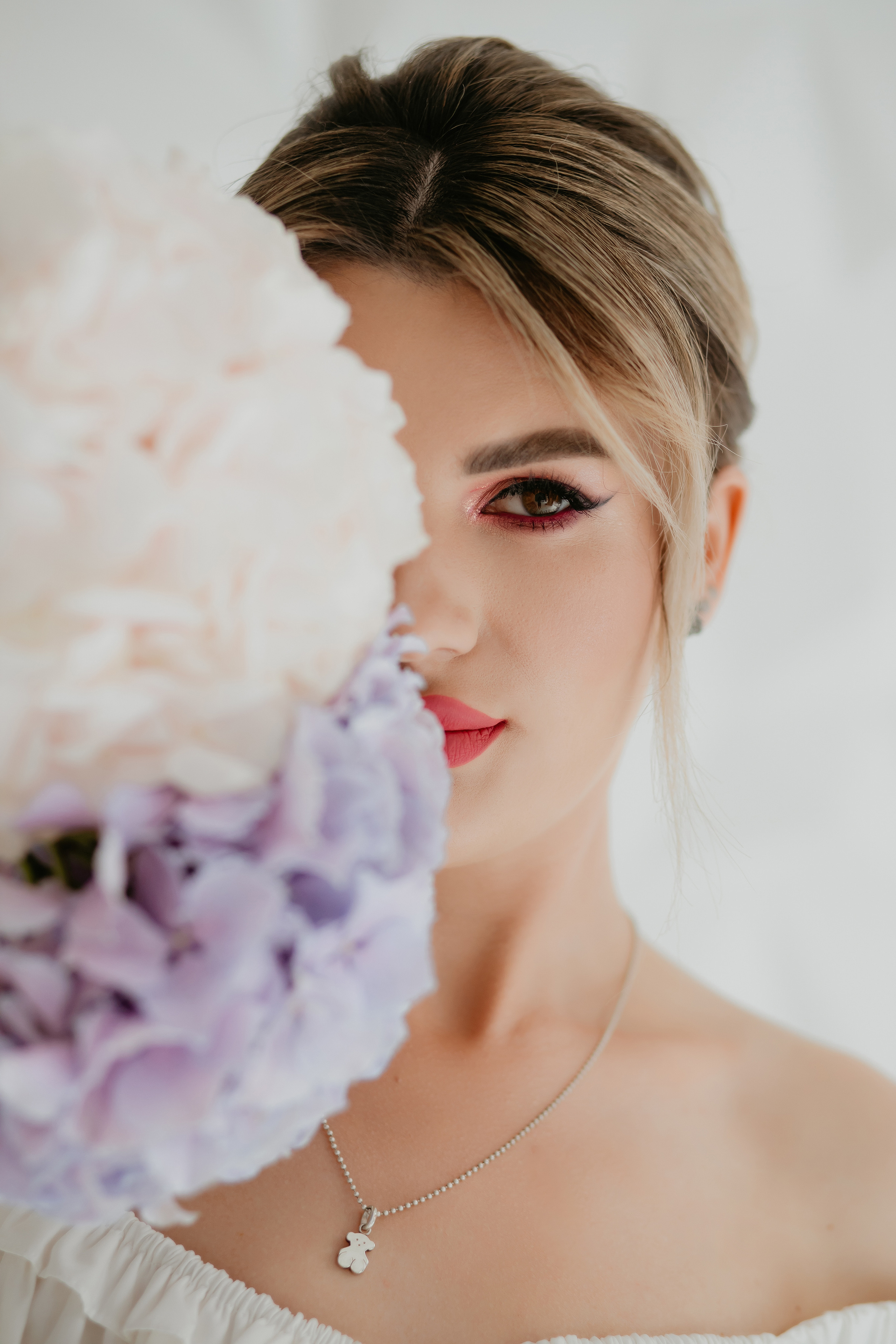 Контент для косметолога. Весільний фотограф у Львові Мирон Роксоляна