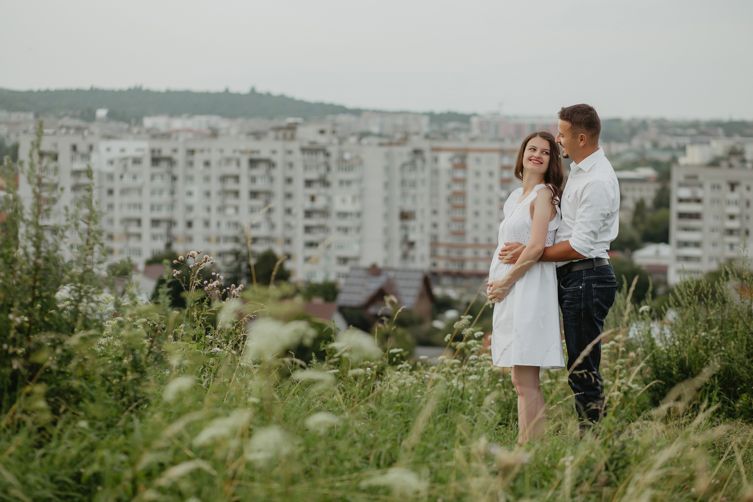 Зйомка вагітності на горі. Весільний фотограф у Львові Мирон Роксоляна