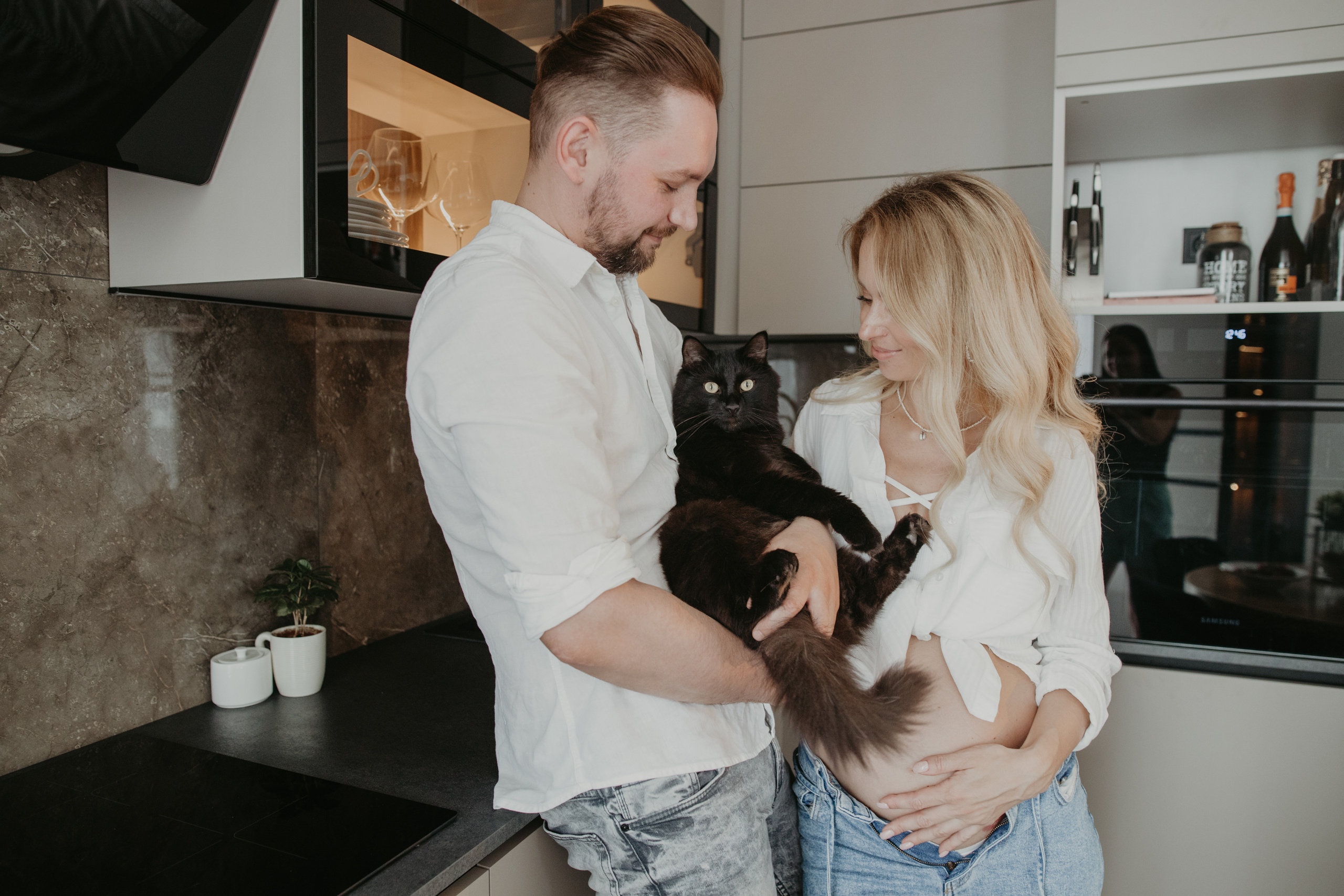 Домашня зйомка вагітності. Весільний фотограф у Львові Мирон Роксоляна