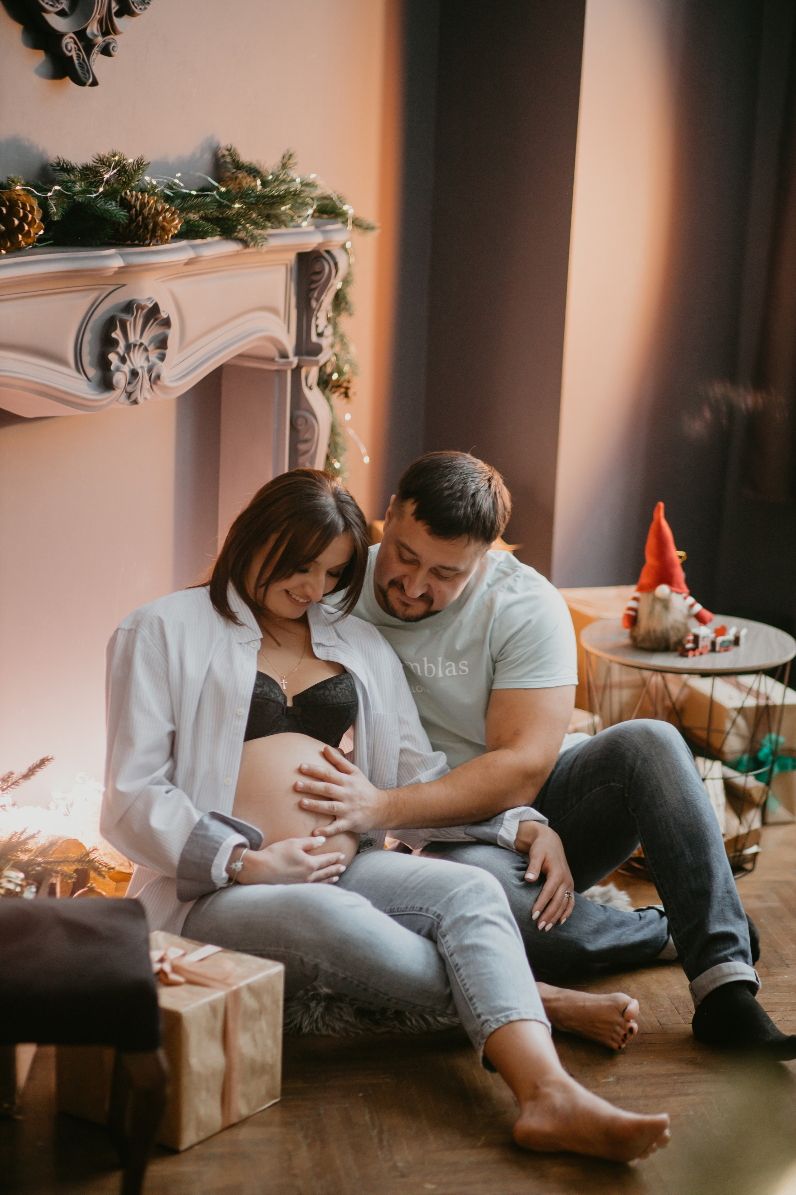 Новорічна зйомка вагітності. Весільний фотограф у Львові Мирон Роксоляна