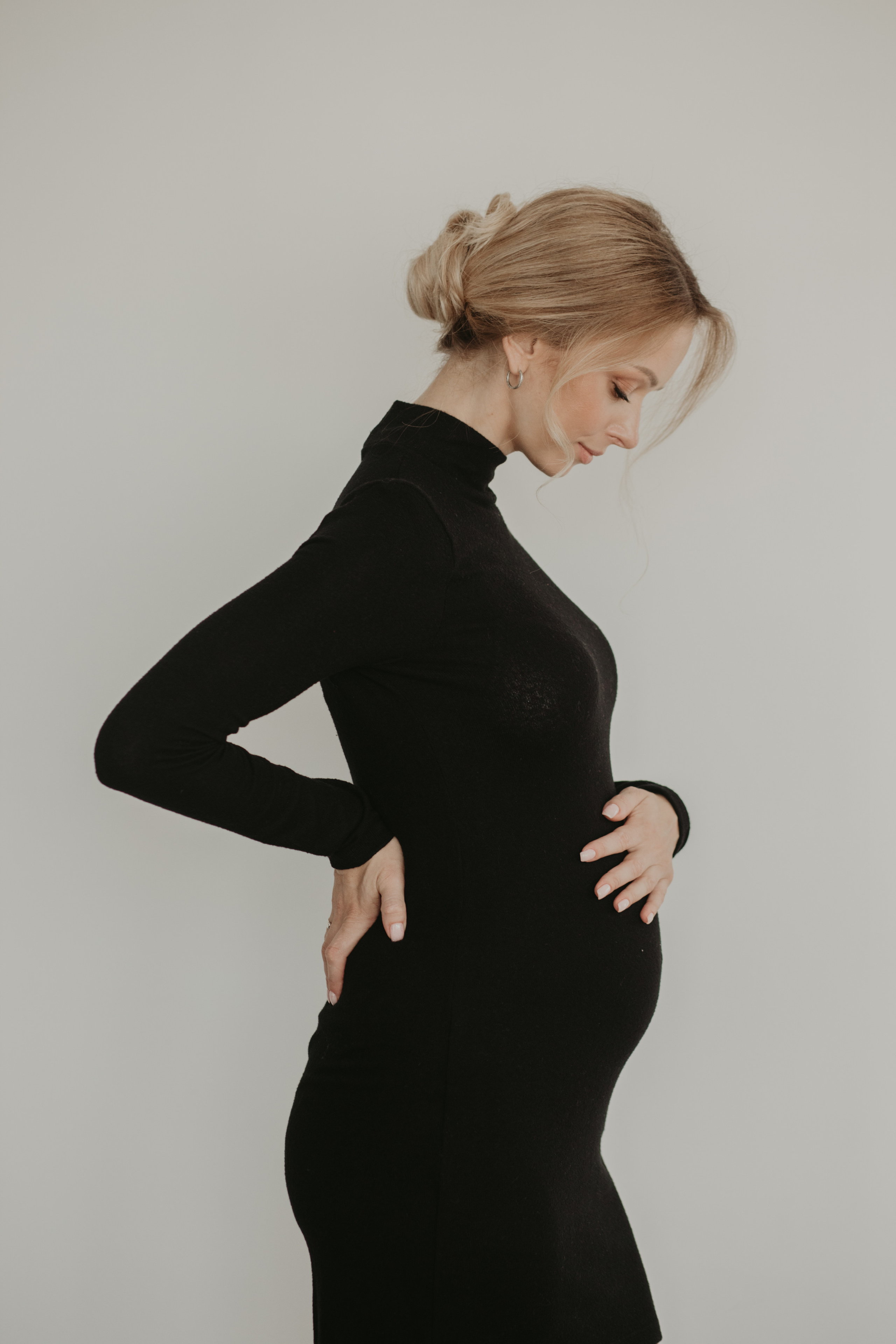 Домашня зйомка вагітності. Весільний фотограф у Львові Мирон Роксоляна