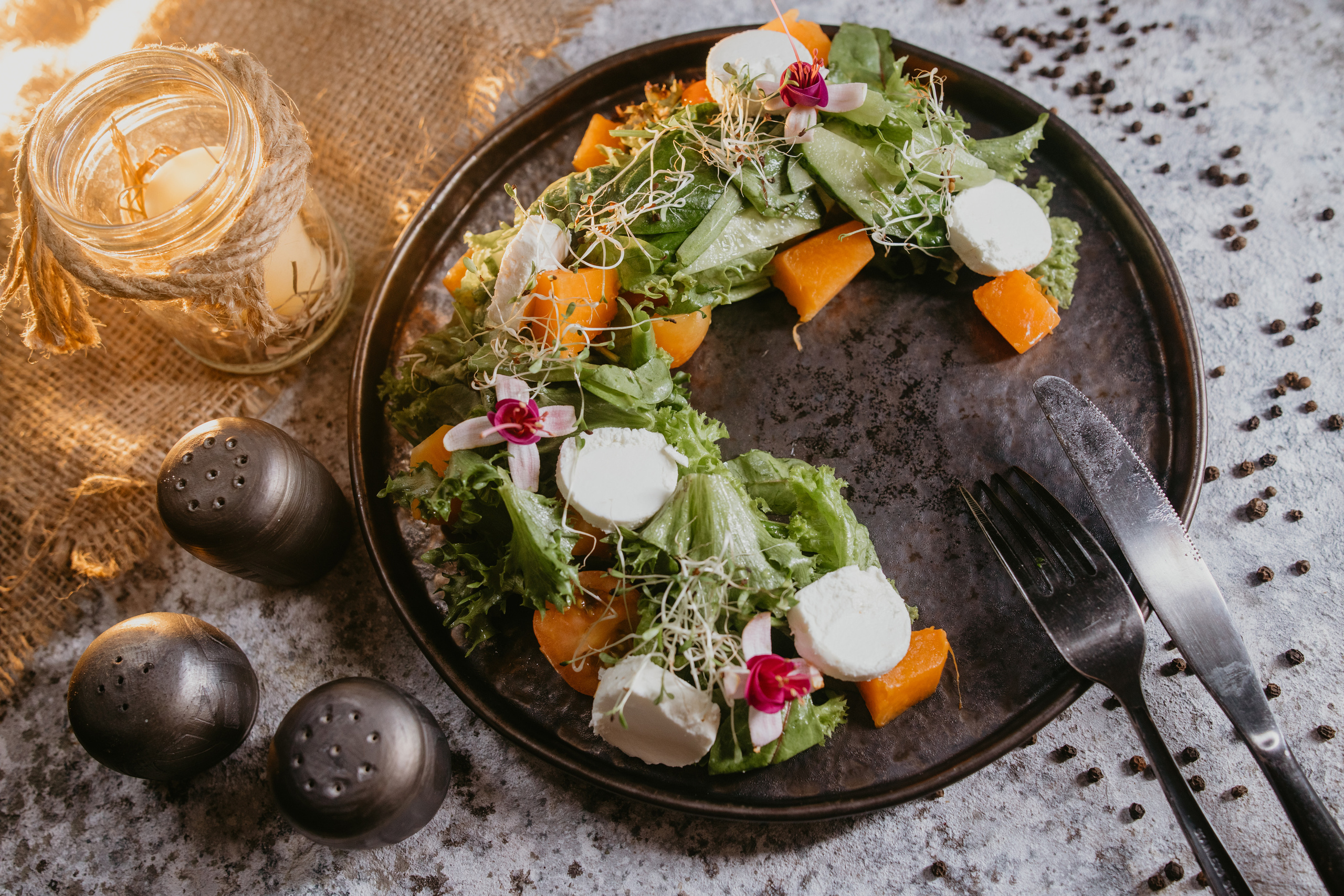 Зйомка меню для ресторану. Весільний фотограф у Львові Мирон Роксоляна