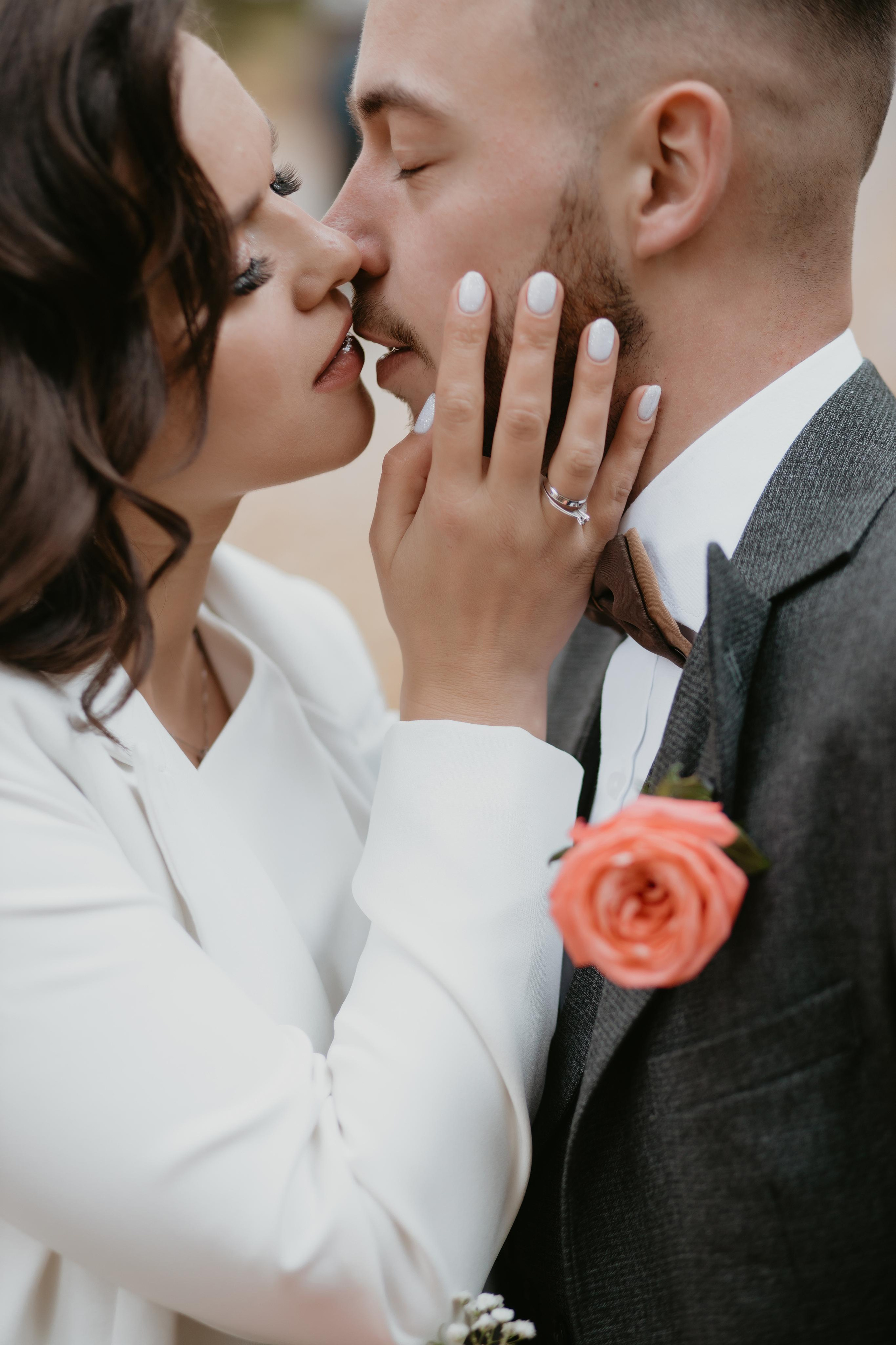 Розпис Уляна і Олег. Весільний фотограф у Львові Мирон Роксоляна