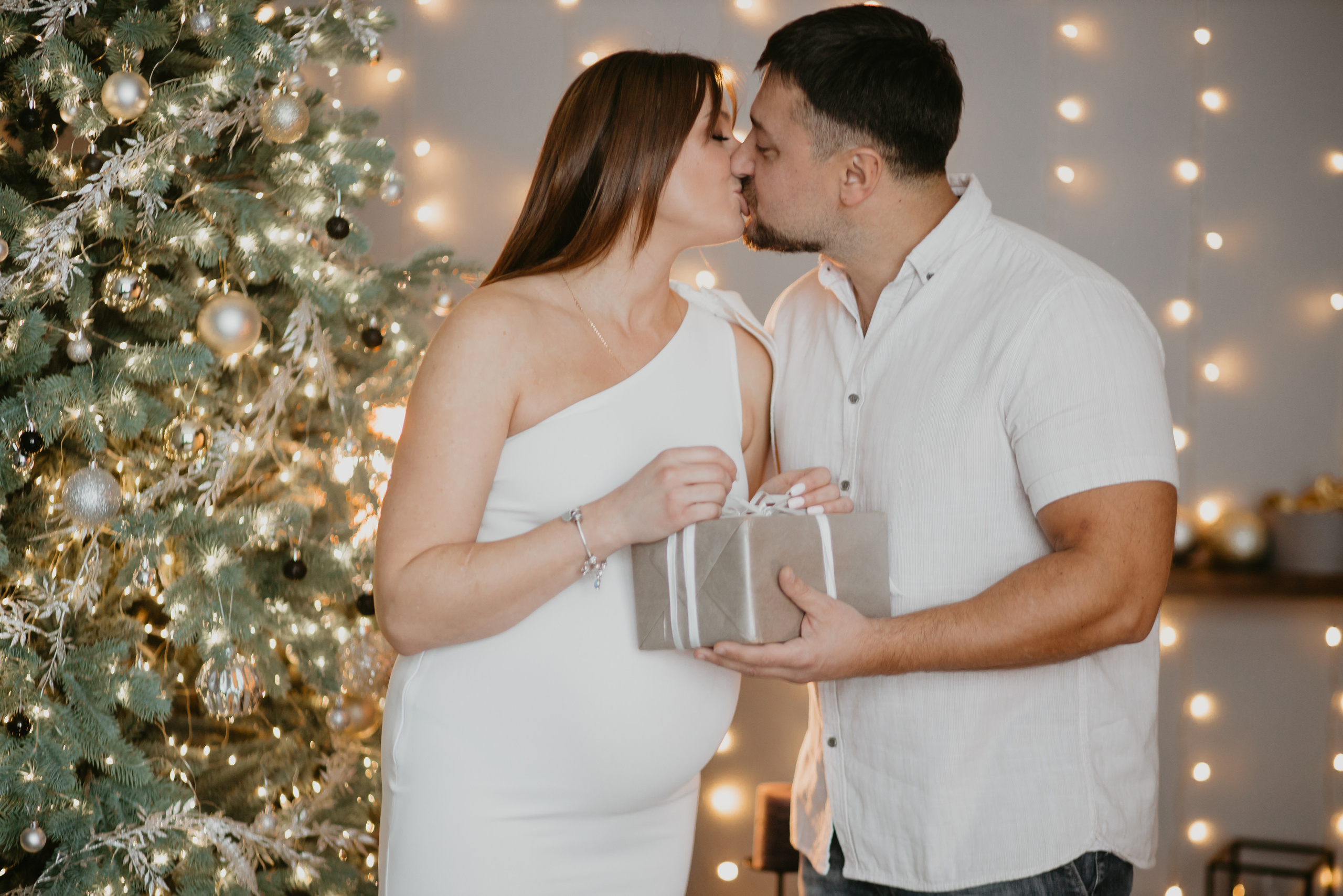 Новорічна зйомка вагітності. Весільний фотограф у Львові Мирон Роксоляна