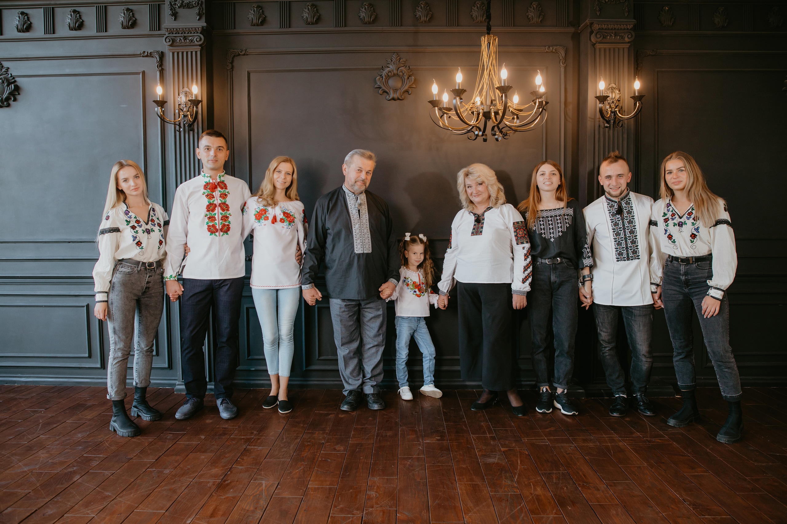 Сімейна зйомка у студії. Весільний фотограф у Львові Мирон Роксоляна