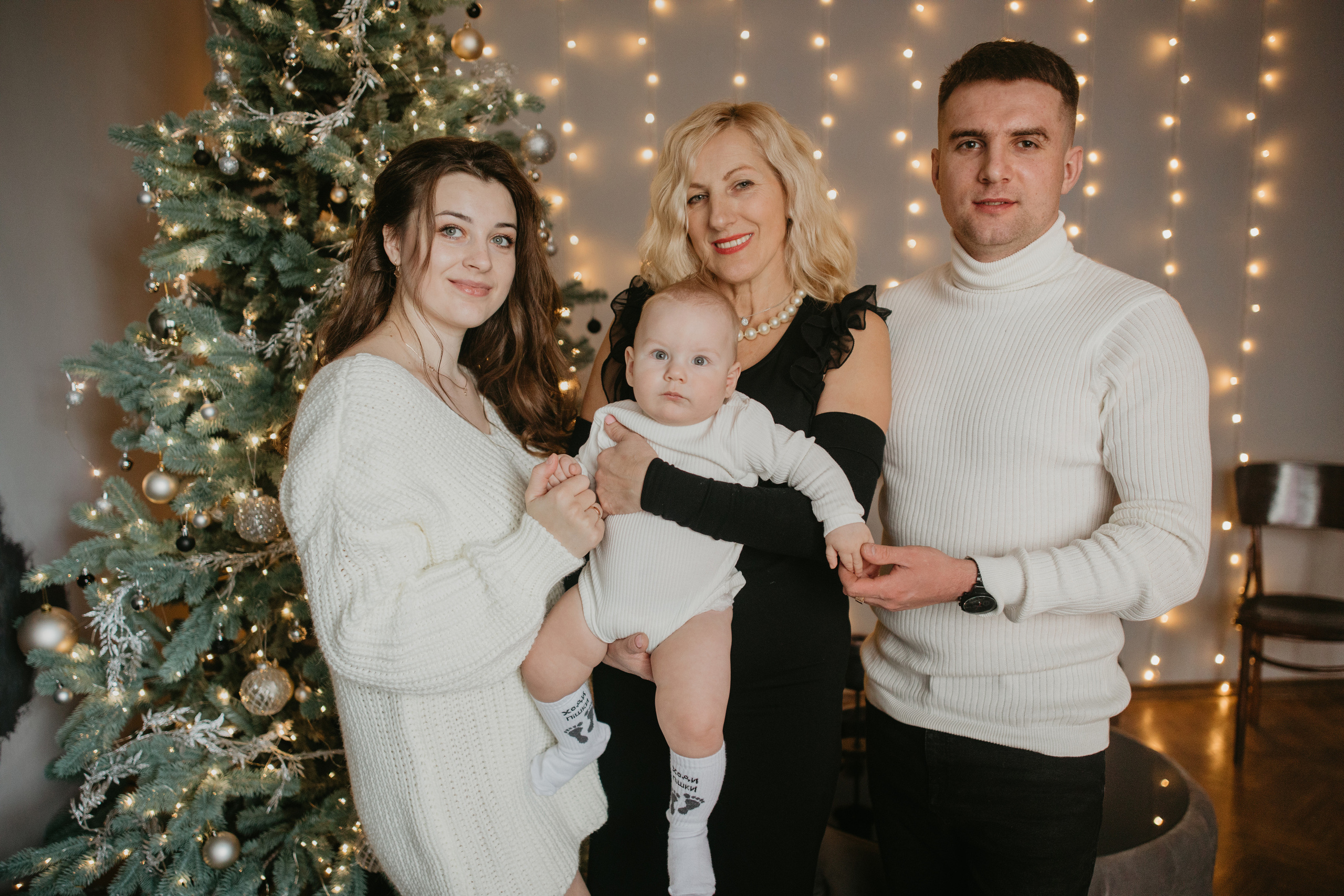 Новорічна сімейна фотосесія Віталік, Вікторія і Мартин. Весільний фотограф у Львові Мирон Роксоляна