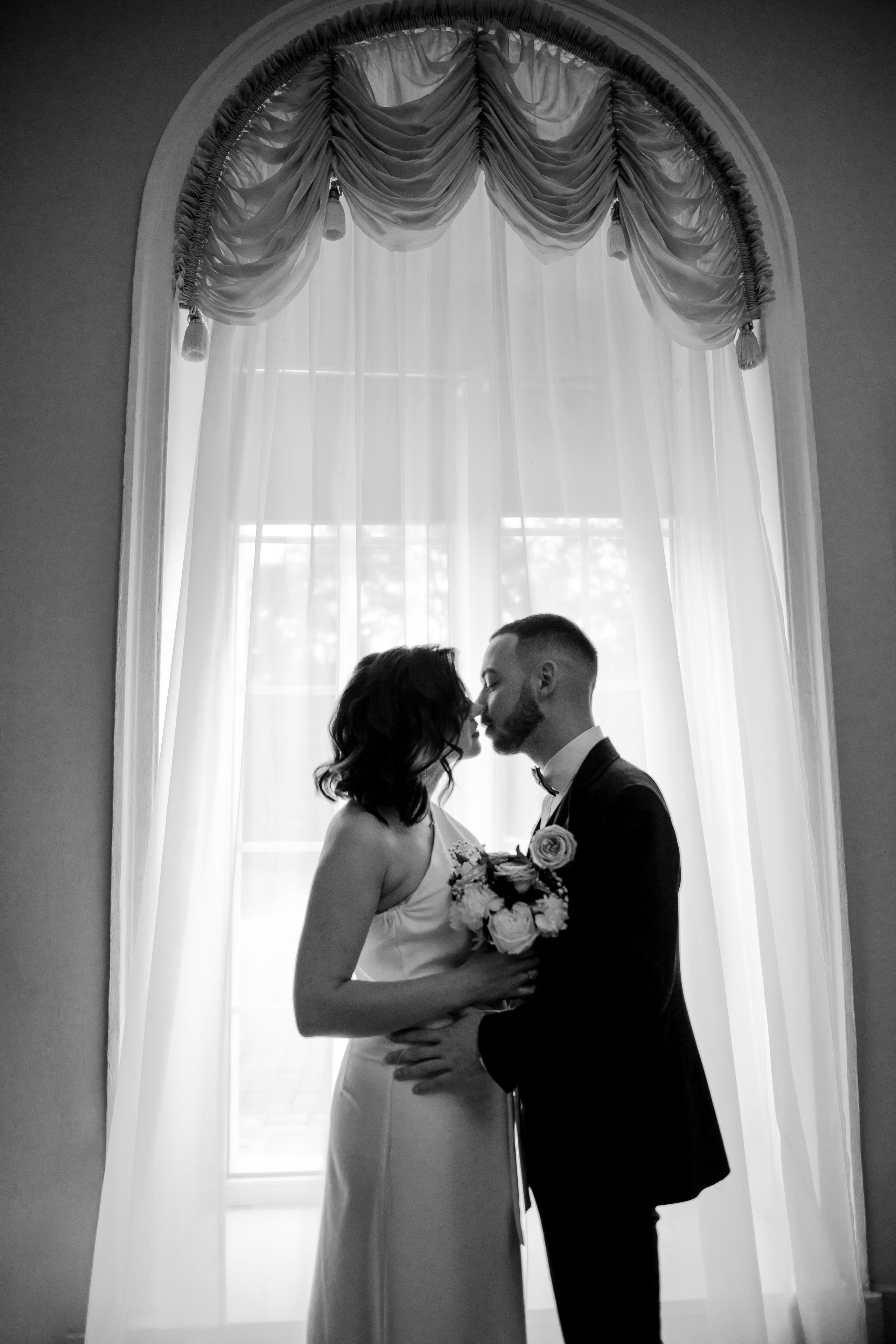 Розпис Уляна і Олег. Весільний фотограф у Львові Мирон Роксоляна