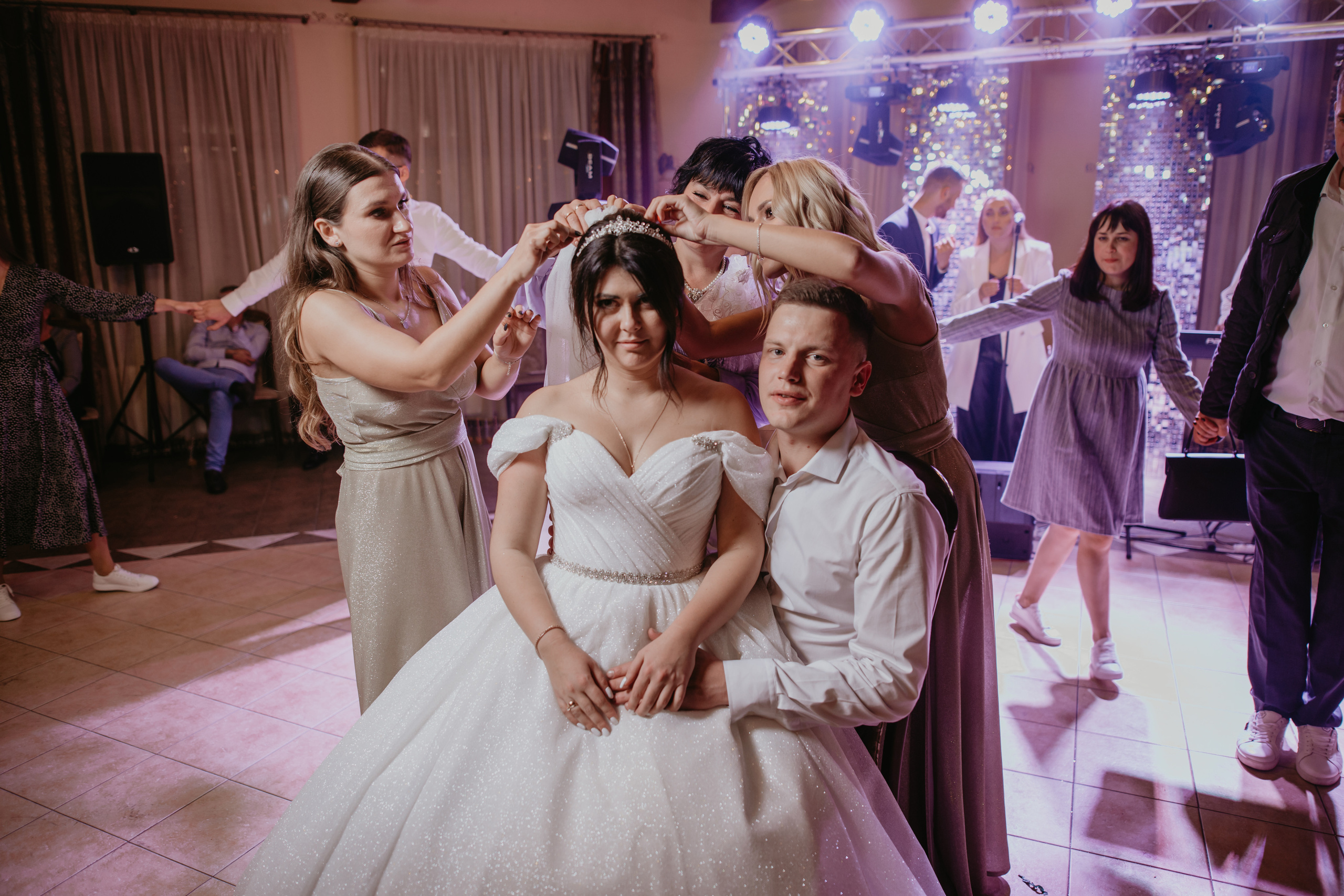 Весільний день Маряни та Володі. Весільний фотограф у Львові Мирон Роксоляна