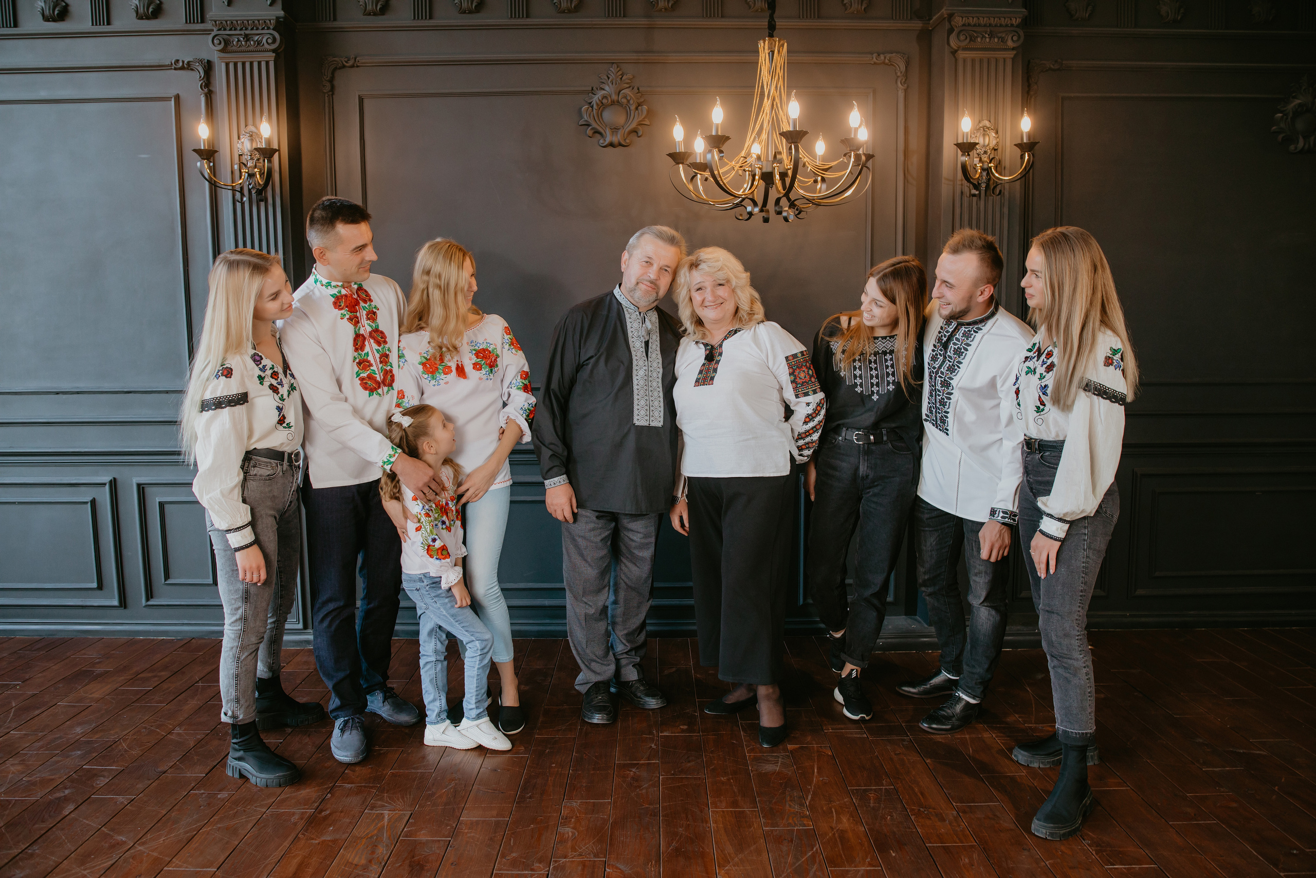 Сімейна зйомка у студії. Весільний фотограф у Львові Мирон Роксоляна