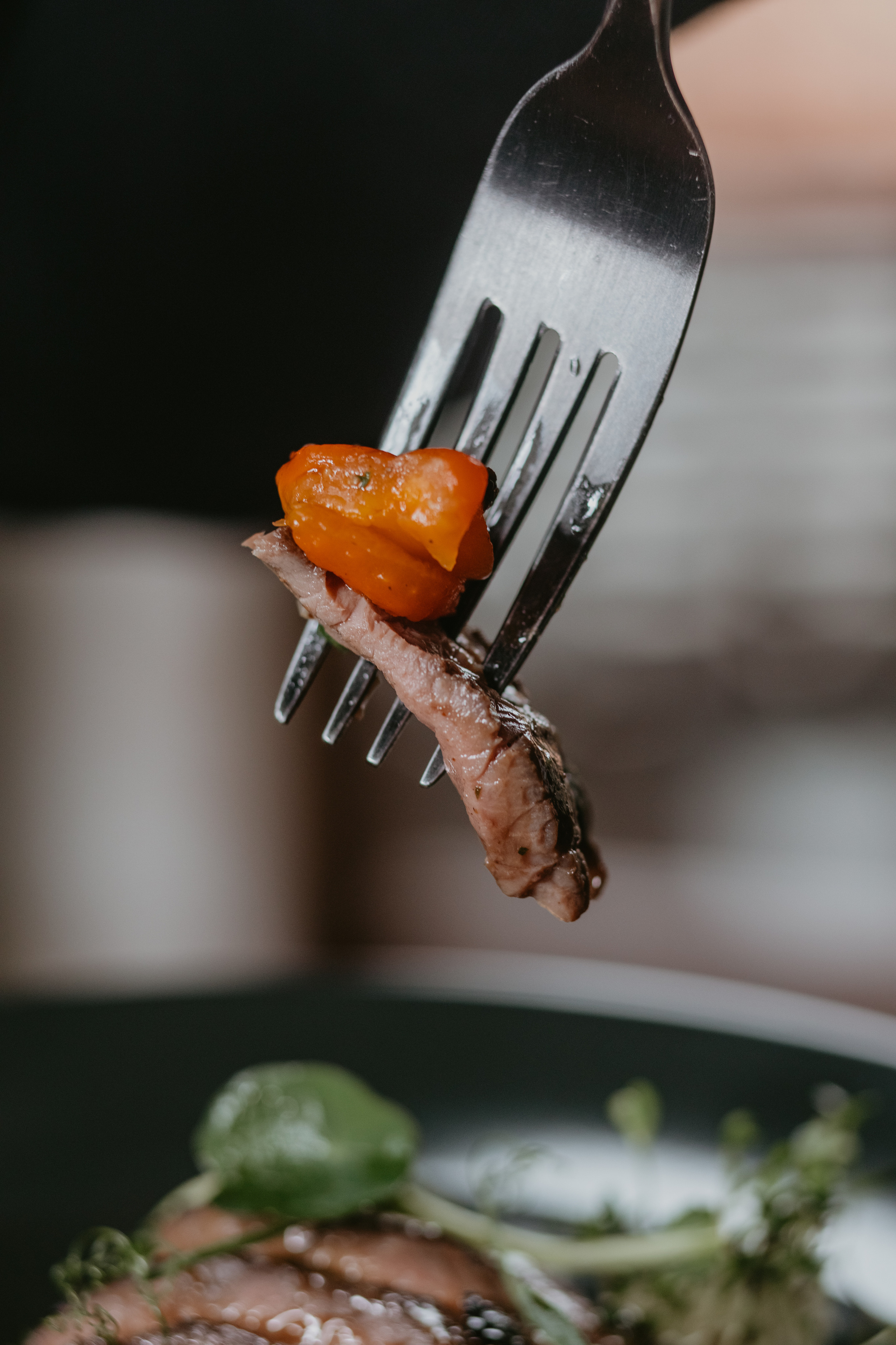 Зйомка меню для ресторану. Весільний фотограф у Львові Мирон Роксоляна