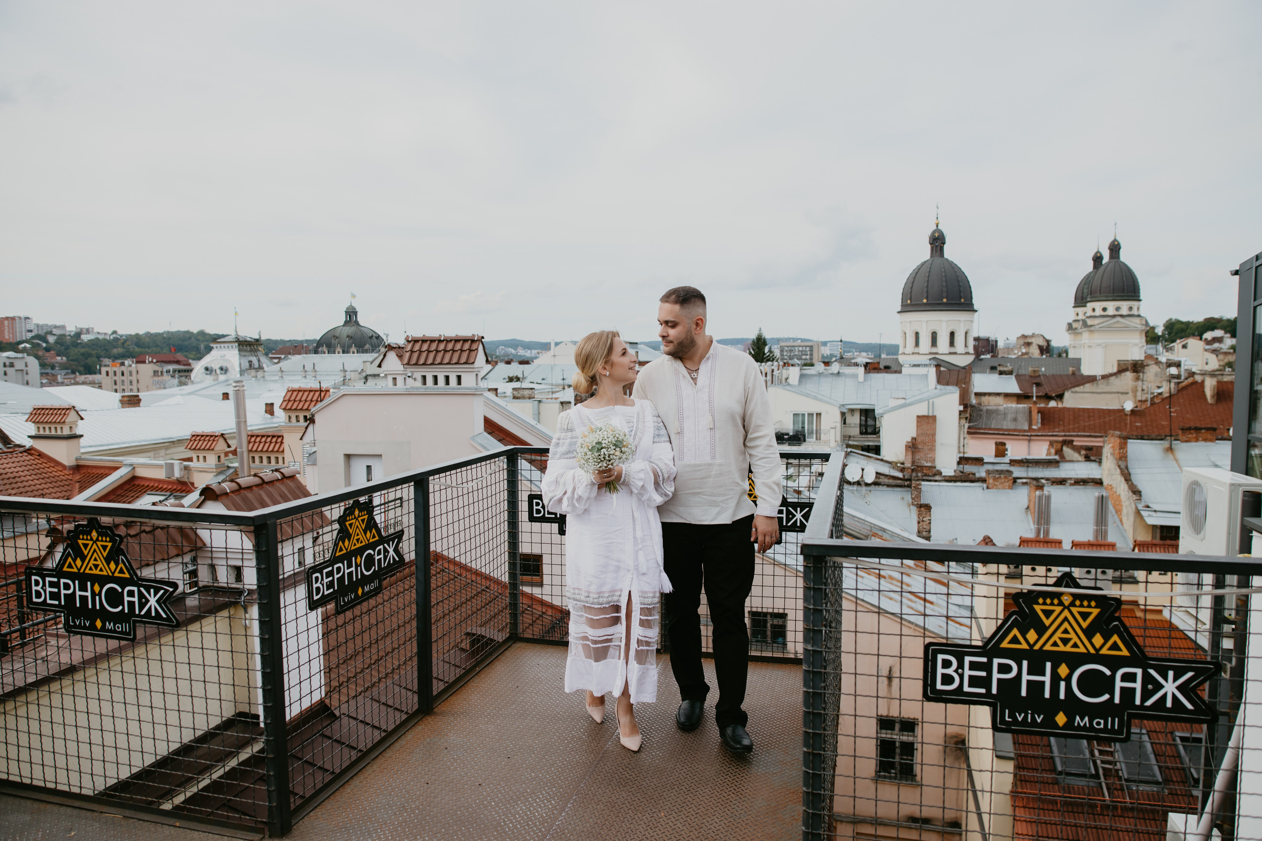 Розпис Марта і Сергій. Весільний фотограф у Львові Мирон Роксоляна