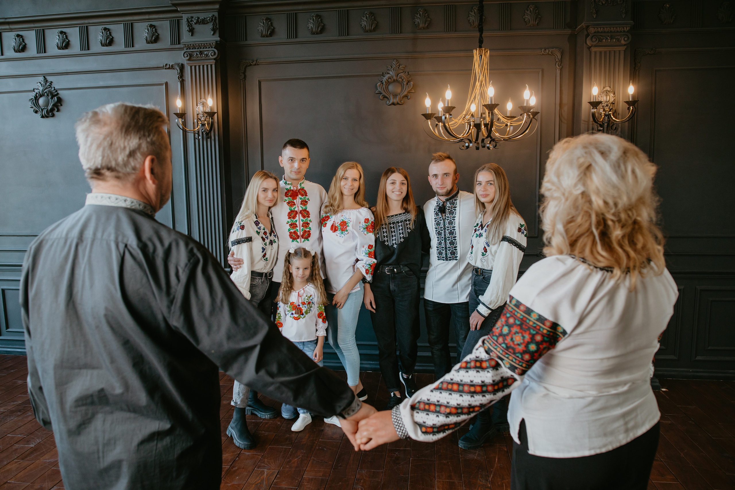 Сімейна зйомка у студії. Весільний фотограф у Львові Мирон Роксоляна