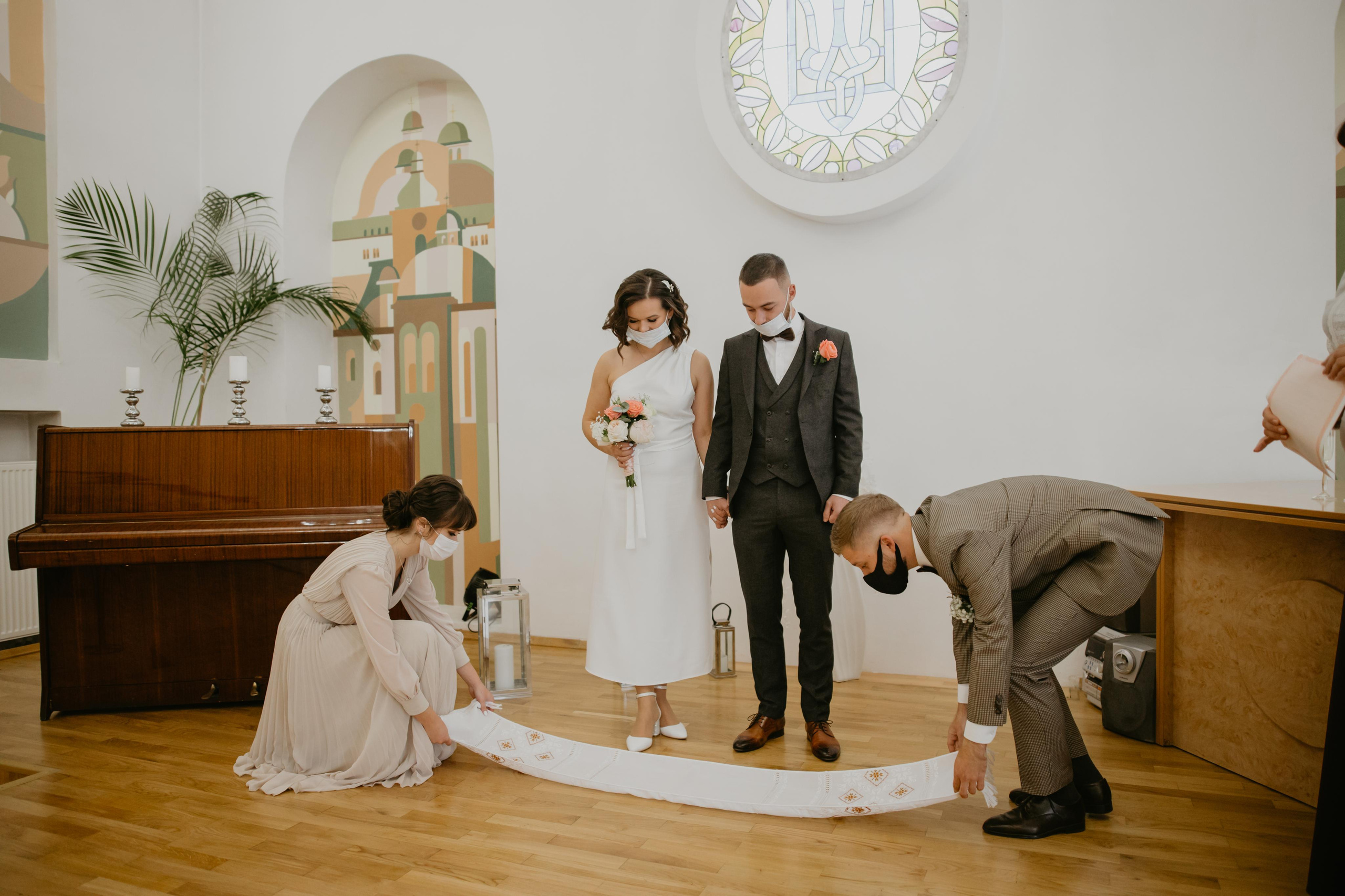 Розпис Уляна і Олег. Весільний фотограф у Львові Мирон Роксоляна