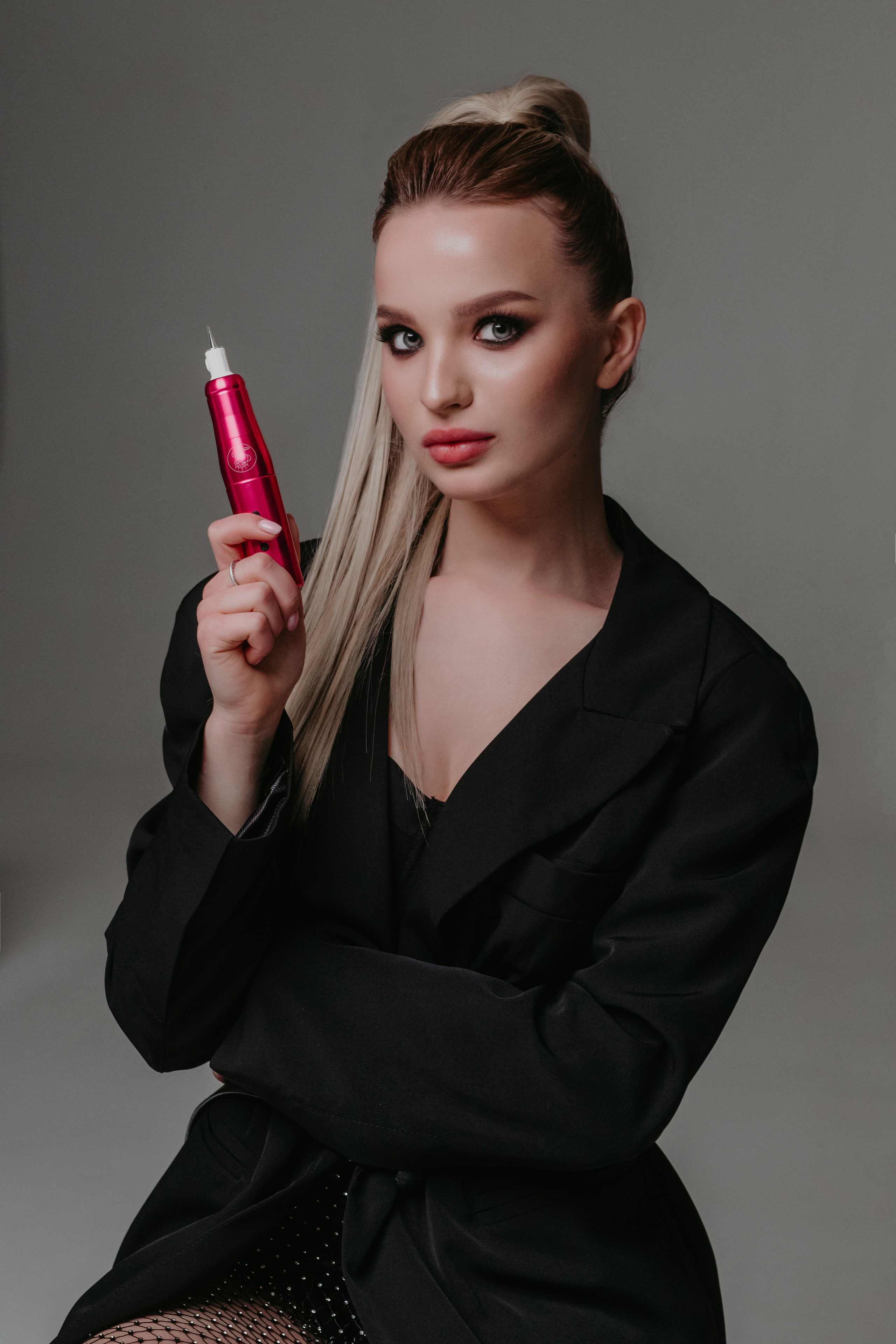 Зйомка майстра перманентного татуажу. Весільний фотограф у Львові Мирон Роксоляна