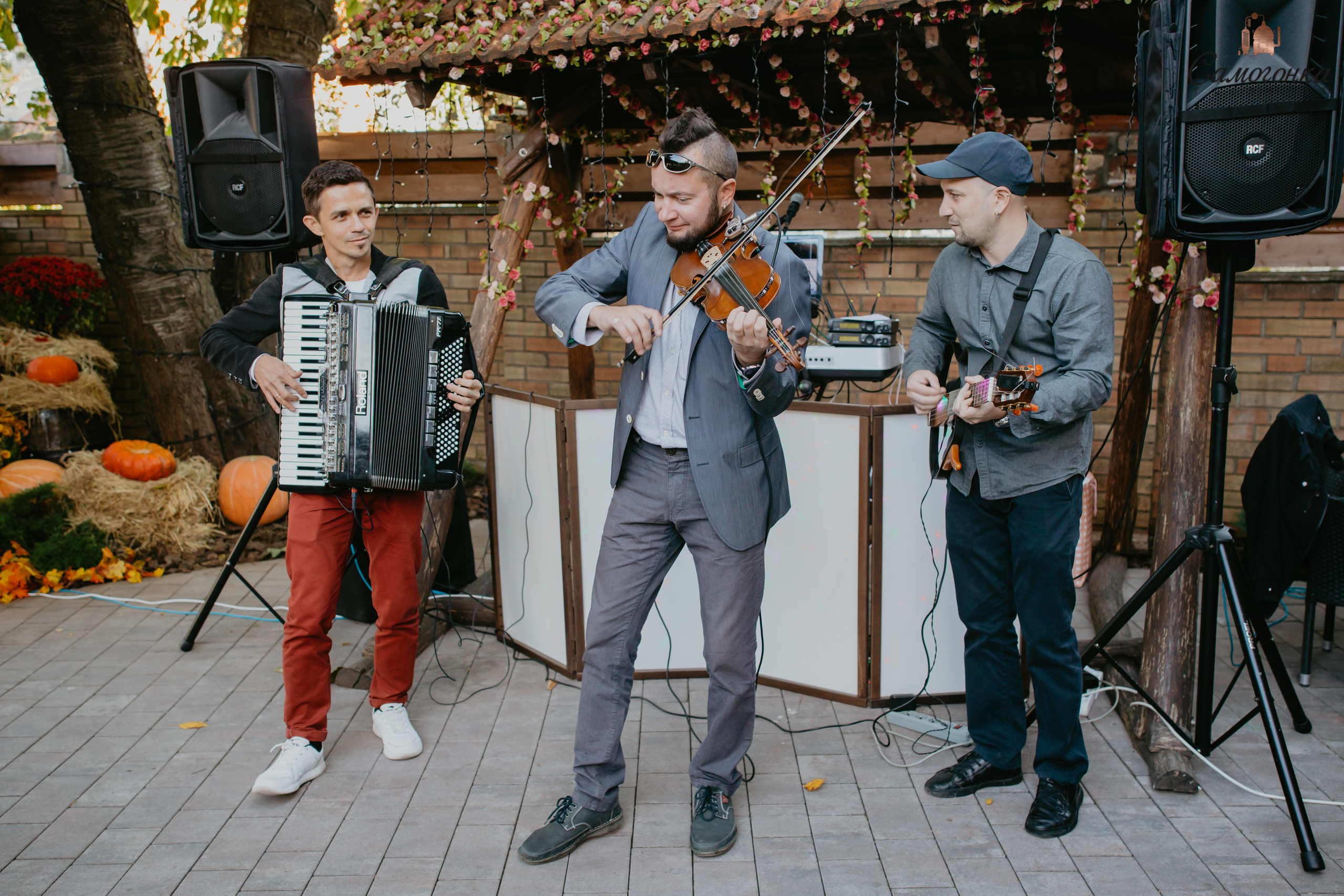 Репортаж із фестивалю самогонки. Весільний фотограф у Львові Мирон Роксоляна