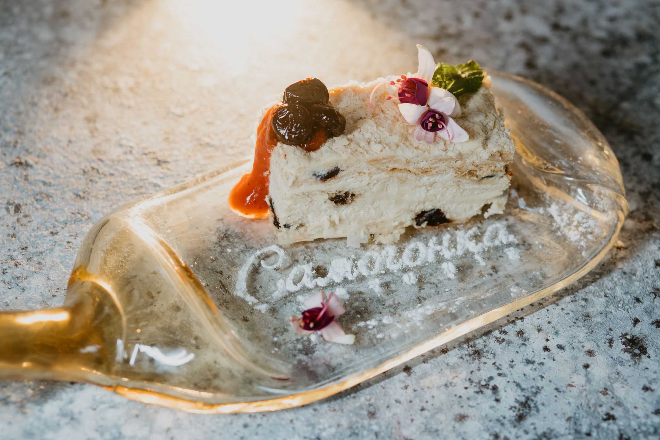 Зйомка меню для ресторану. Весільний фотограф у Львові Мирон Роксоляна