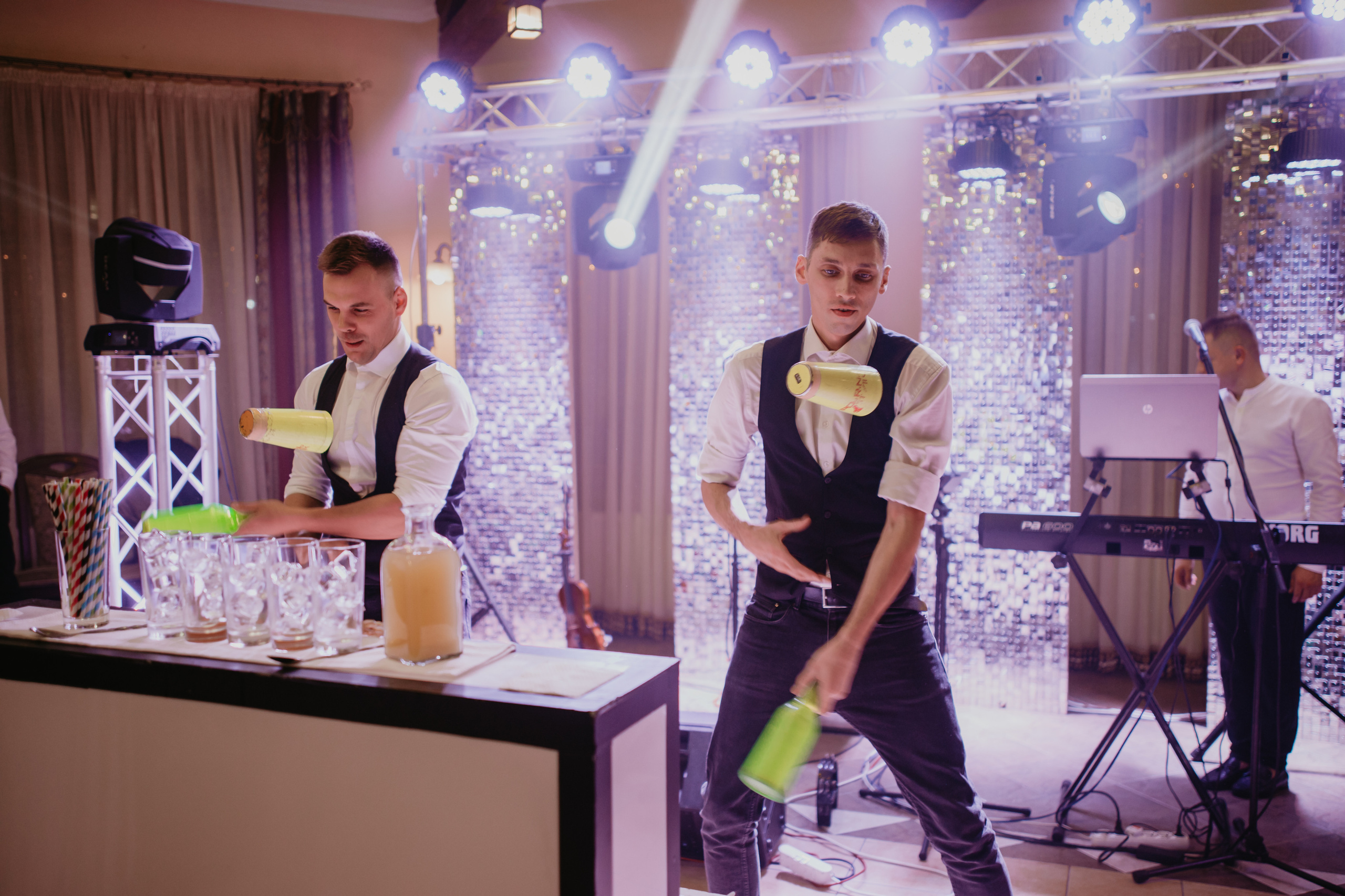 Весільний день Маряни та Володі. Весільний фотограф у Львові Мирон Роксоляна