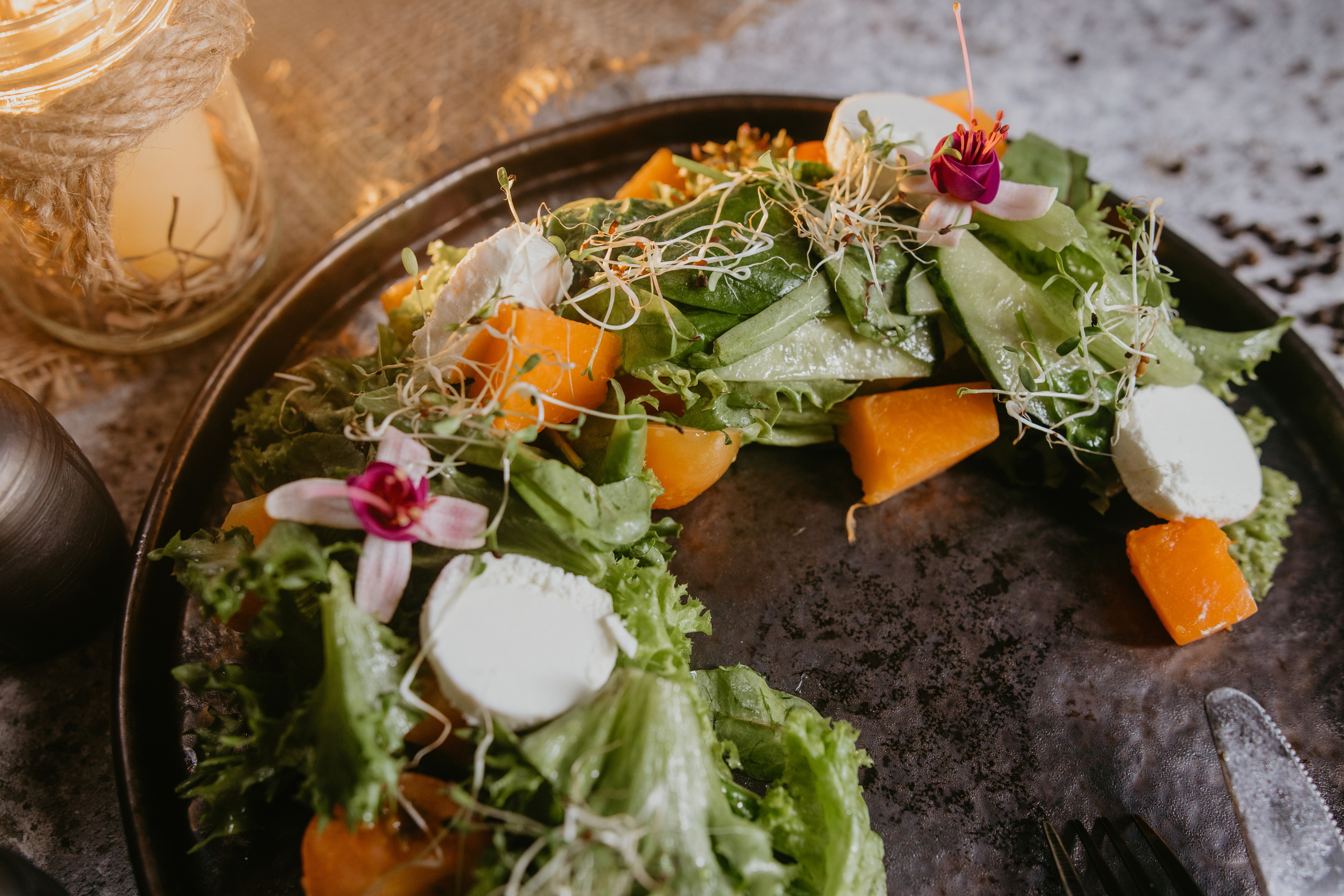 Зйомка меню для ресторану. Весільний фотограф у Львові Мирон Роксоляна