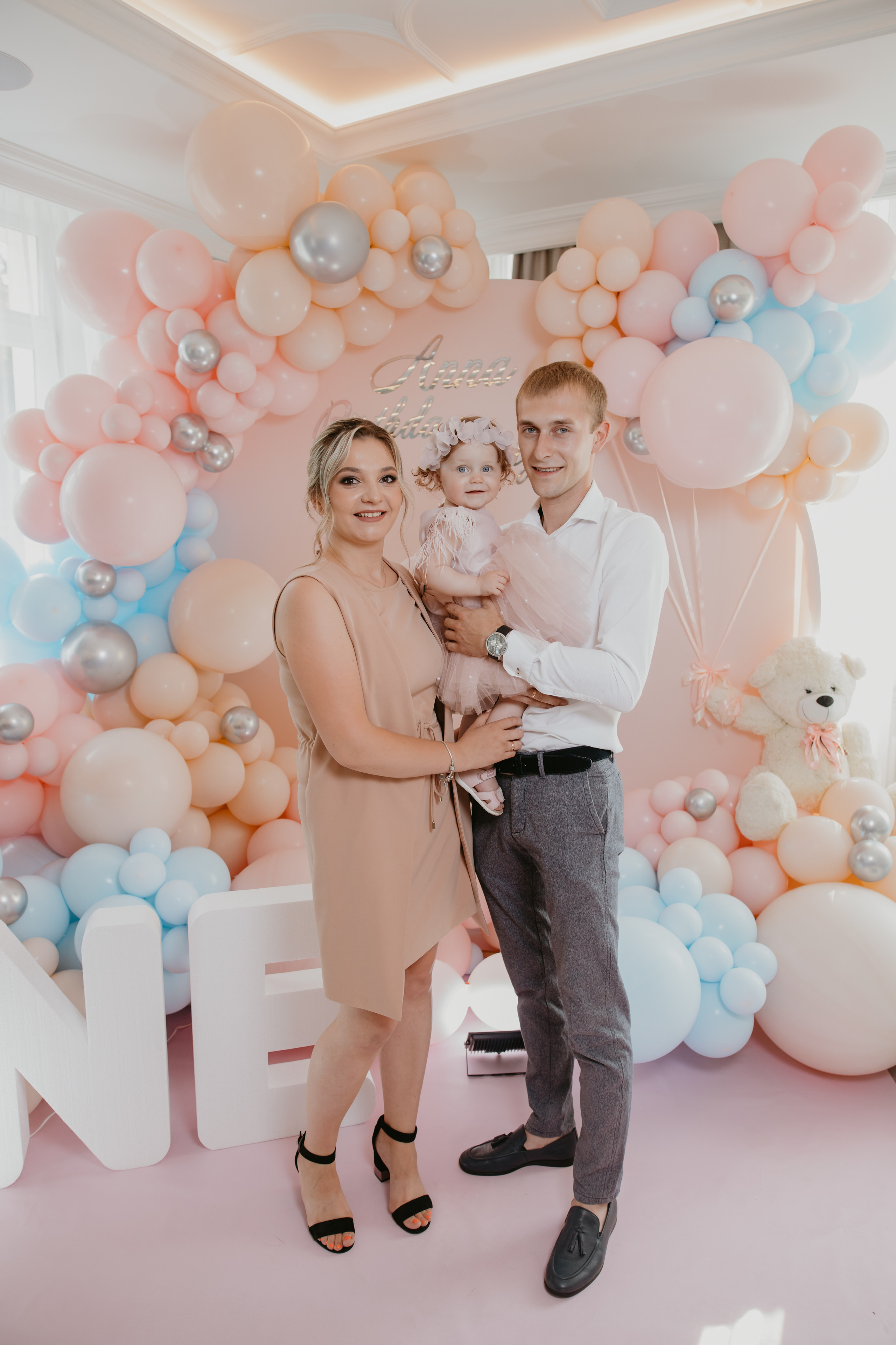 День народження Анна 1 рочок. Весільний фотограф у Львові Мирон Роксоляна