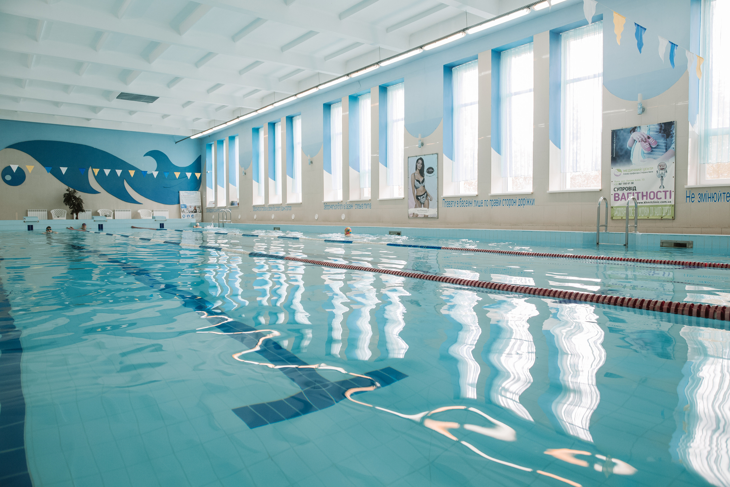 Зйомка для басейну. Весільний фотограф у Львові Мирон Роксоляна