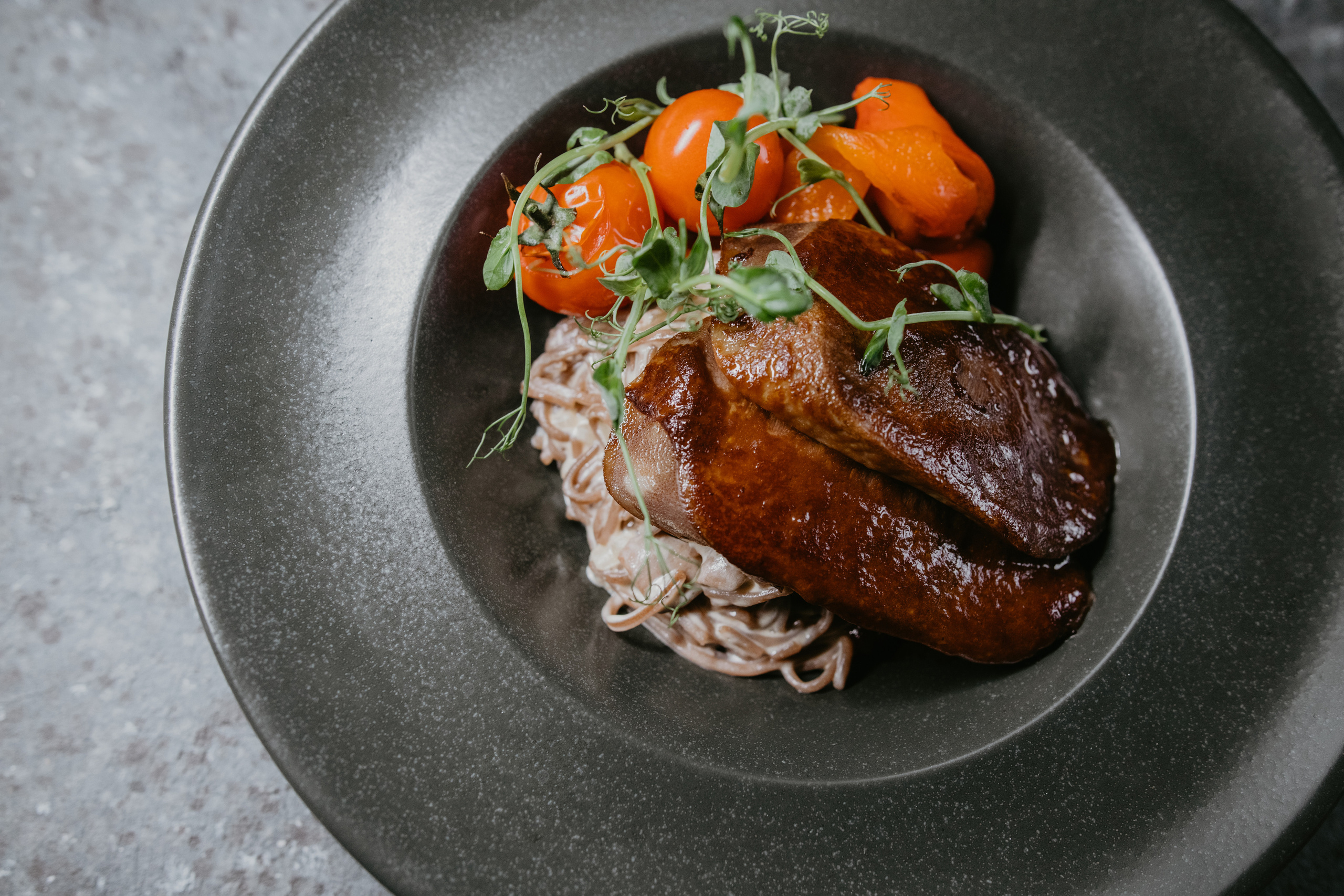 Зйомка меню для ресторану. Весільний фотограф у Львові Мирон Роксоляна