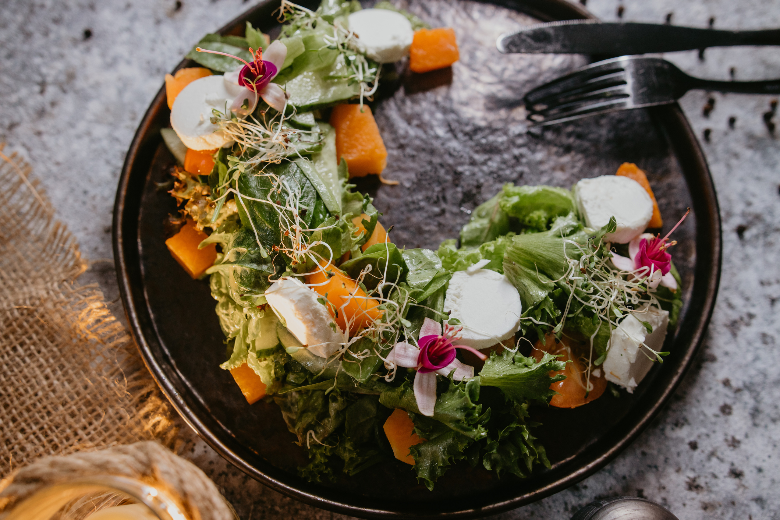 Зйомка меню для ресторану. Весільний фотограф у Львові Мирон Роксоляна