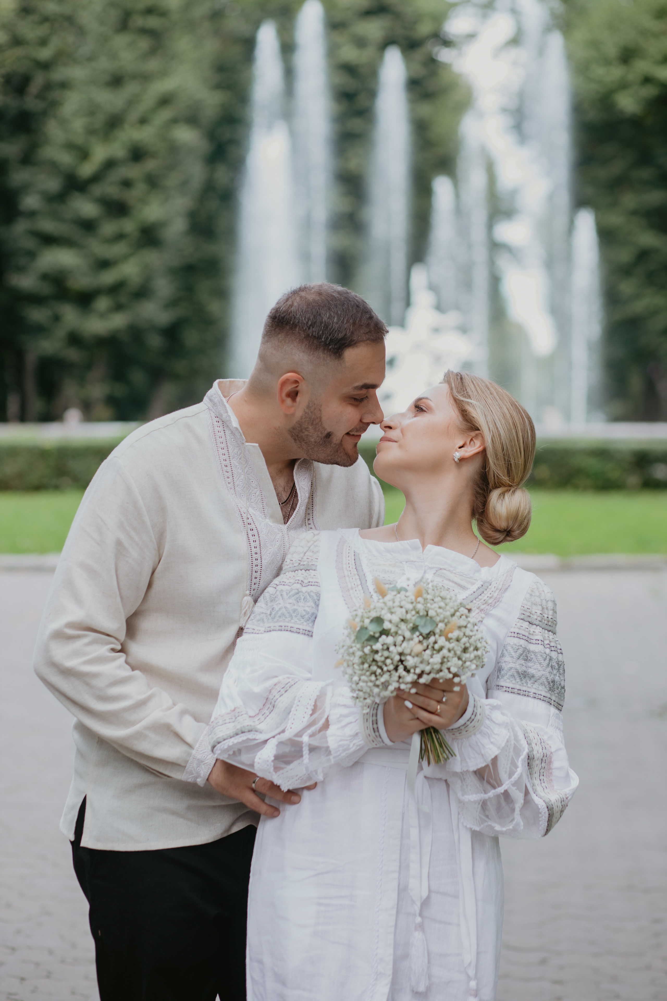 Розпис Марта і Сергій. Весільний фотограф у Львові Мирон Роксоляна