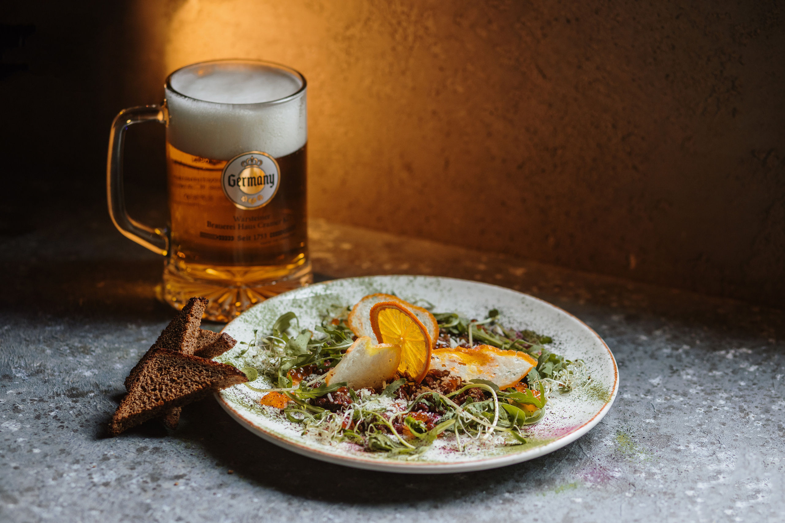 Зйомка меню. Весільний фотограф у Львові Мирон Роксоляна