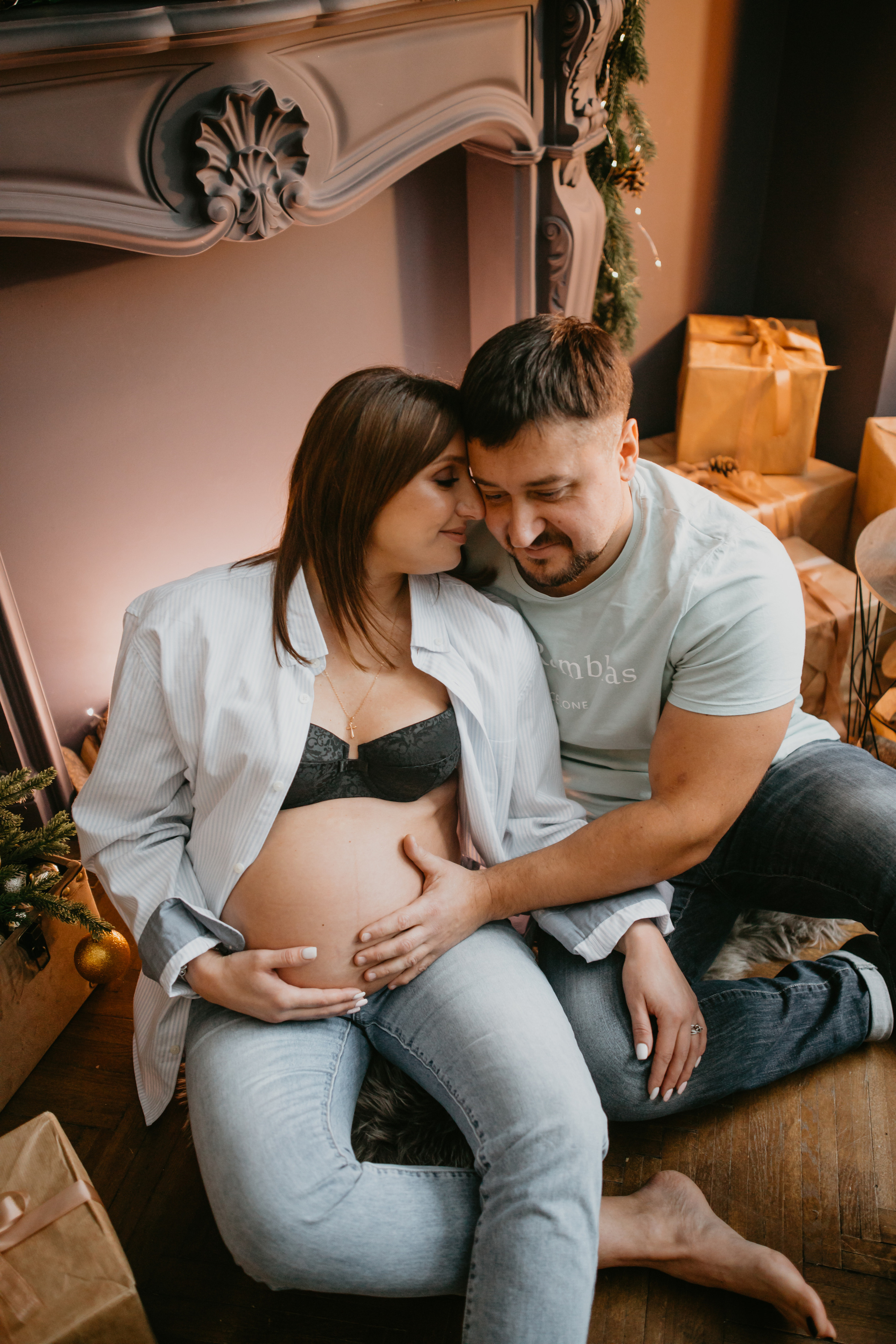 Новорічна зйомка вагітності. Весільний фотограф у Львові Мирон Роксоляна