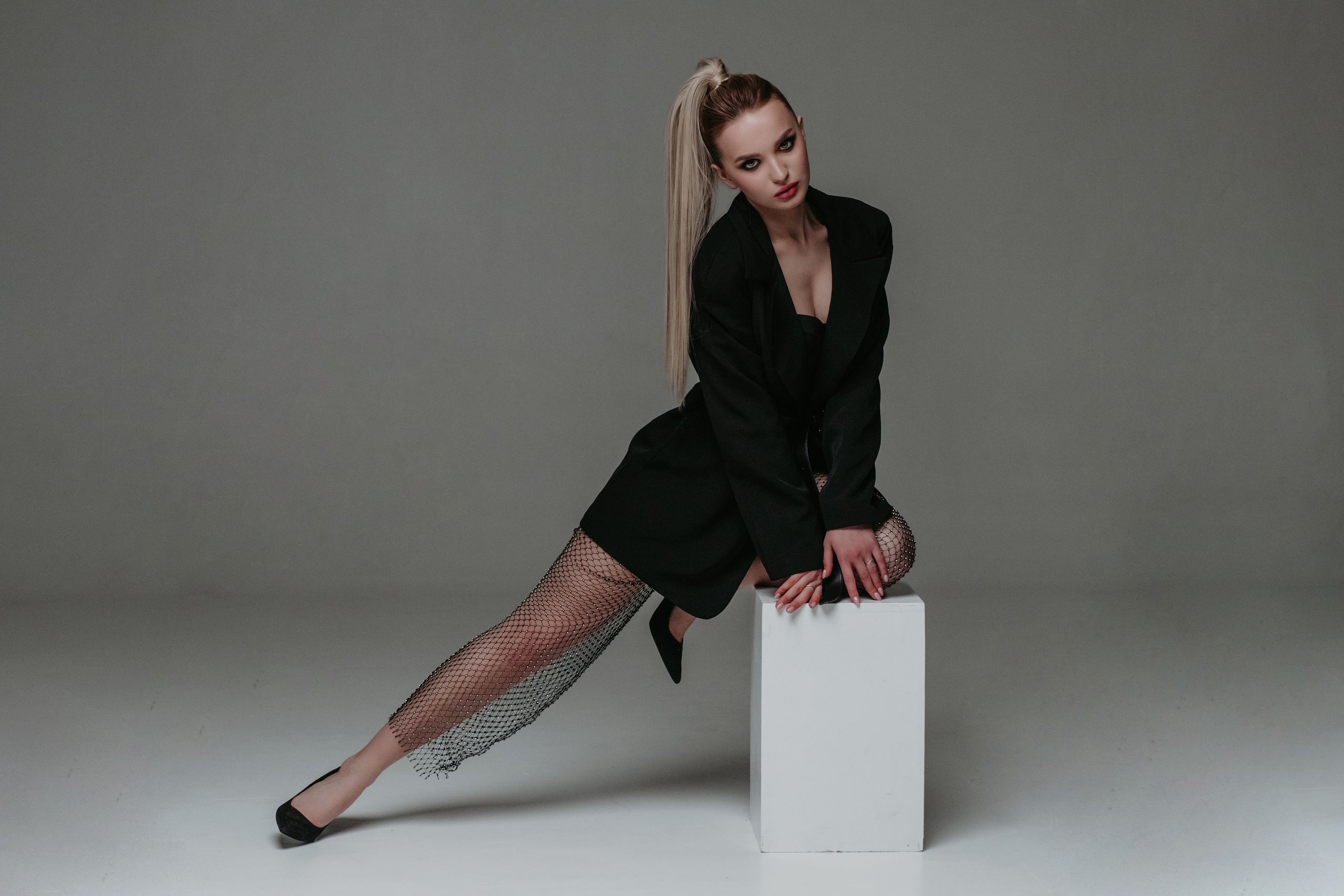 Зйомка майстра перманентного татуажу. Весільний фотограф у Львові Мирон Роксоляна