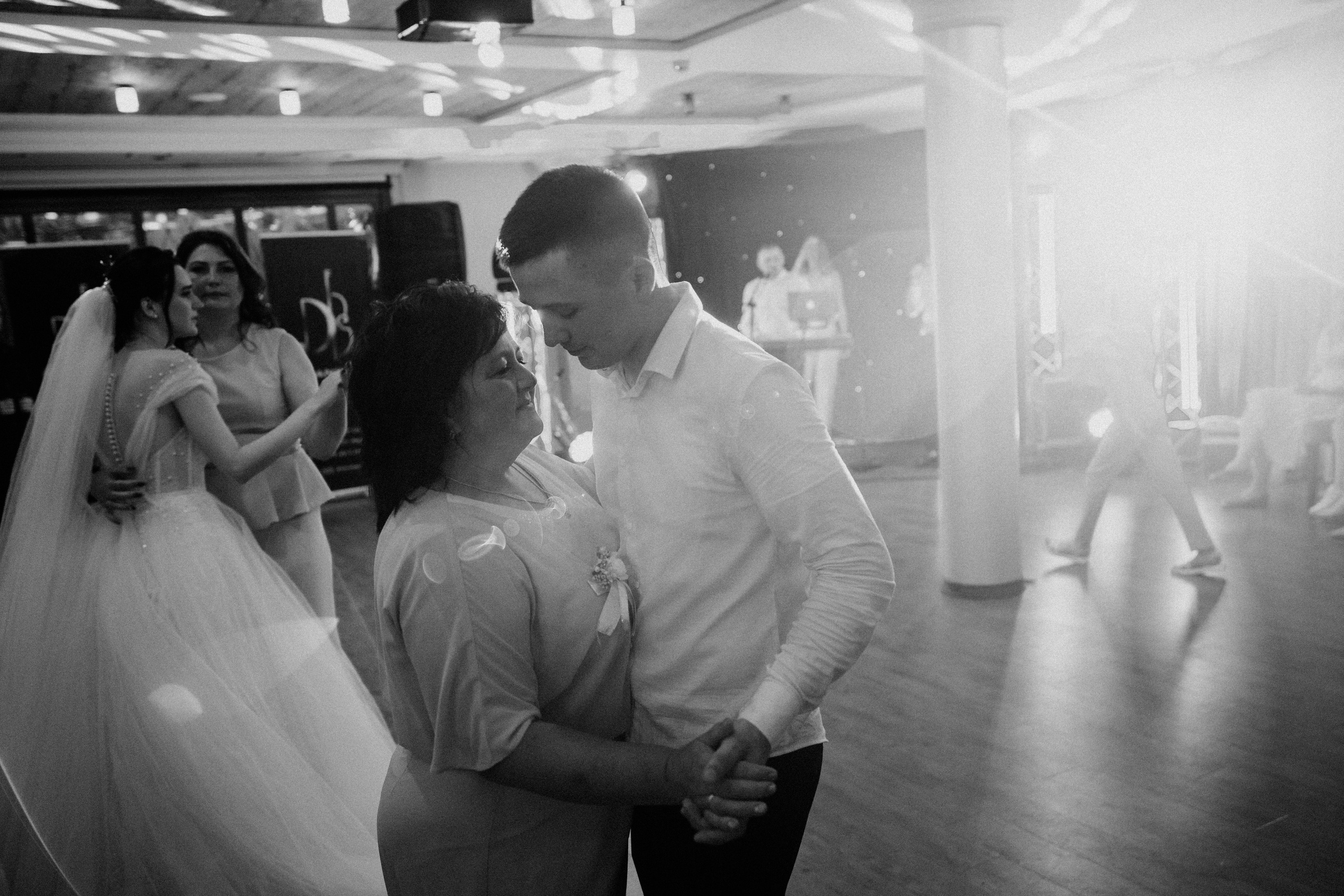 Весільний день Катерини та Володимира. Весільний фотограф у Львові Мирон Роксоляна