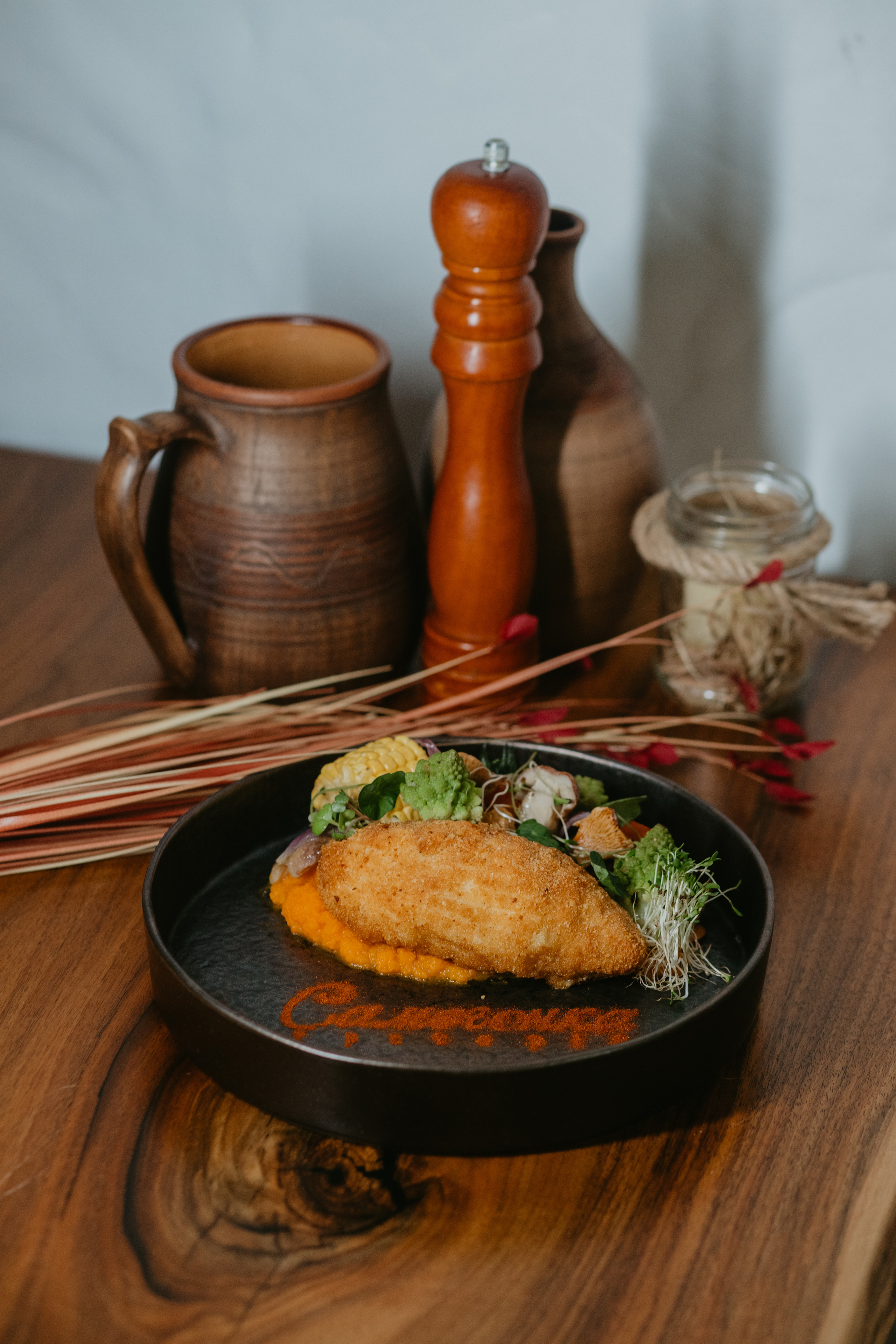 Зйомка меню для ресторану. Весільний фотограф у Львові Мирон Роксоляна