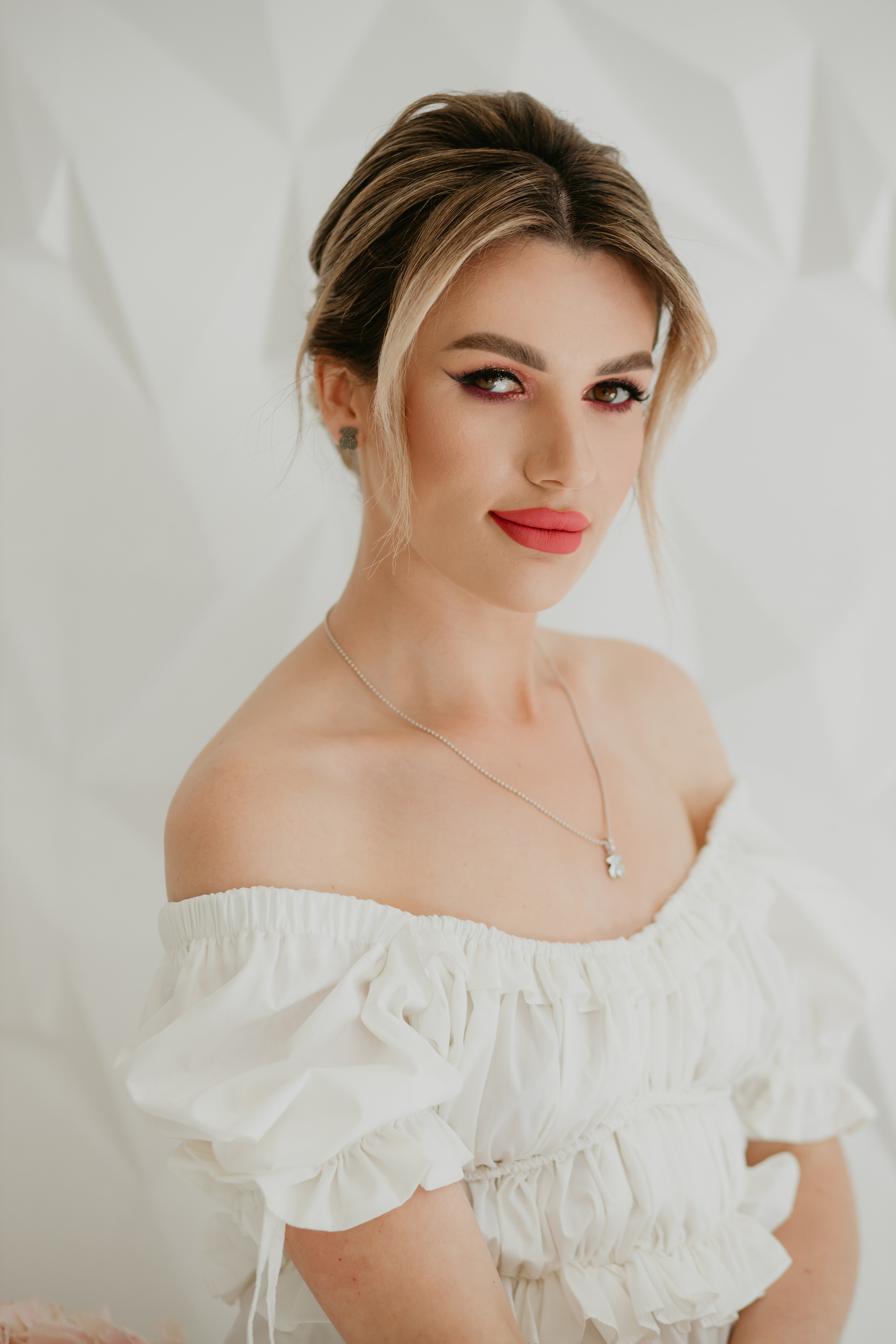 Контент для косметолога. Весільний фотограф у Львові Мирон Роксоляна