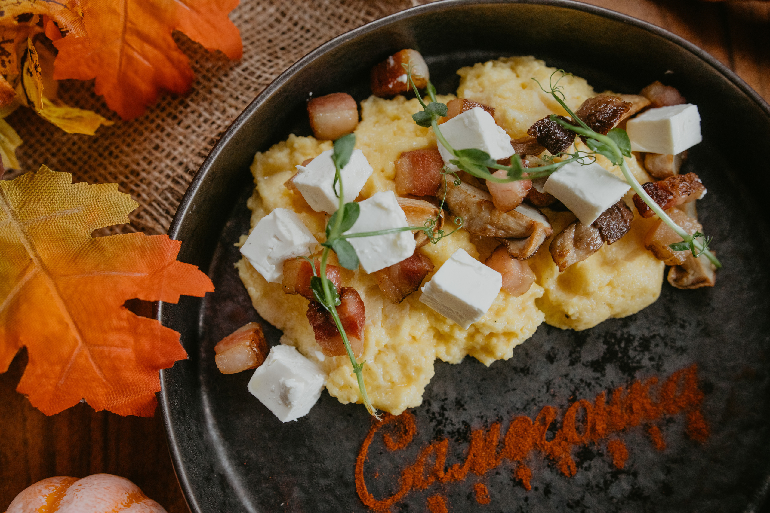 Зйомка меню для ресторану. Весільний фотограф у Львові Мирон Роксоляна