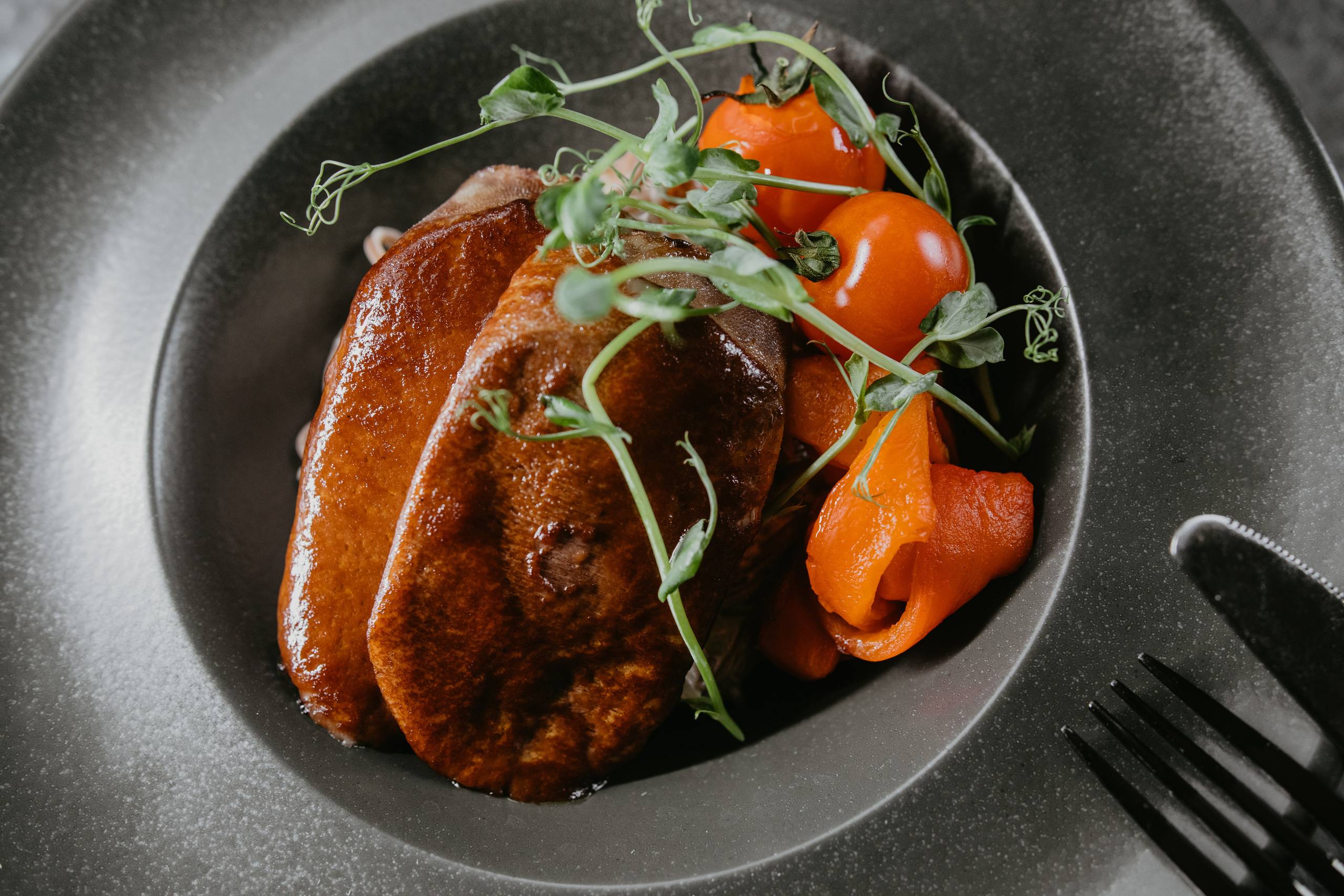 Зйомка меню для ресторану. Весільний фотограф у Львові Мирон Роксоляна