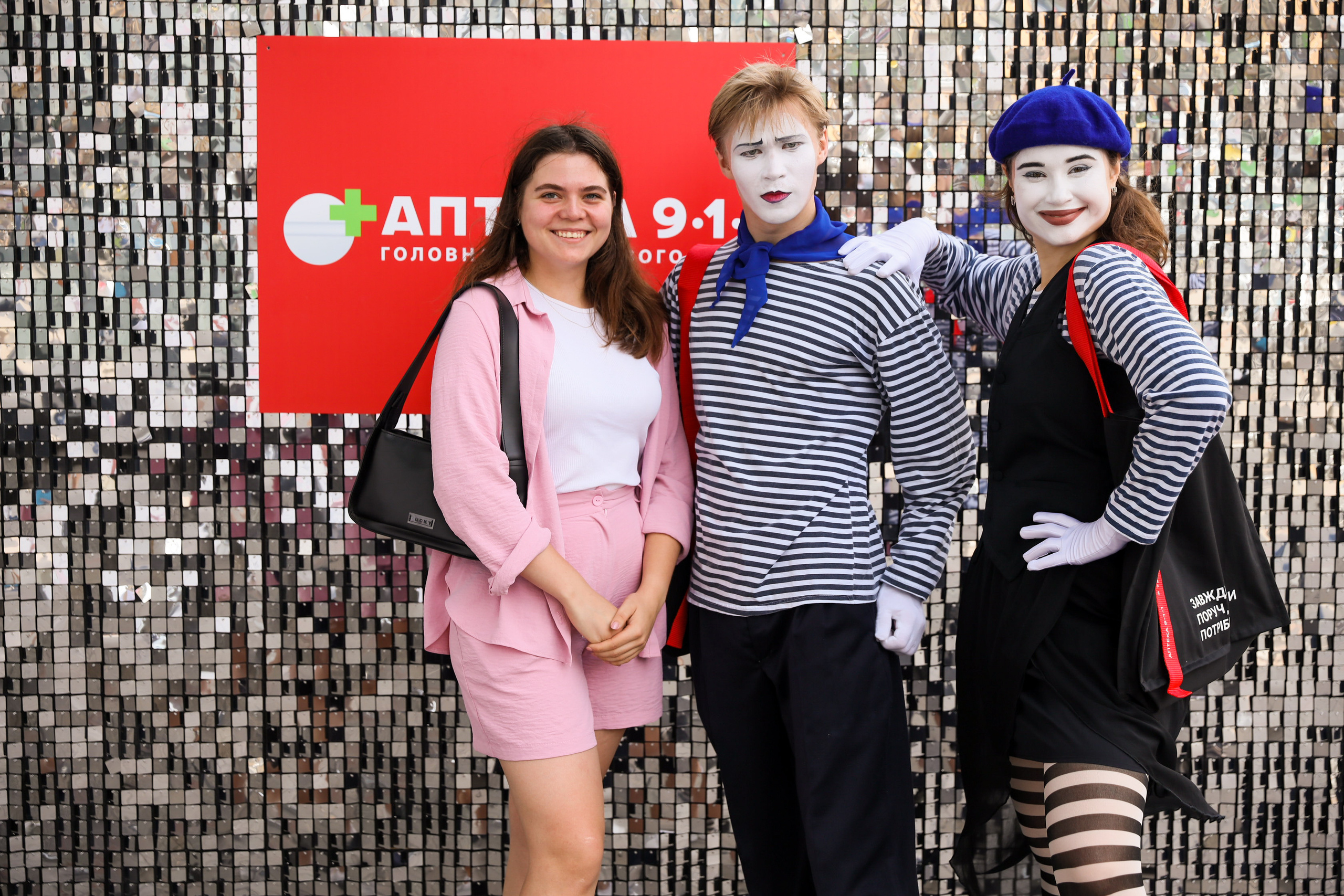 Аптека 911 (Фотомозаїка). Аренды интерактивных фотозон в Харькове