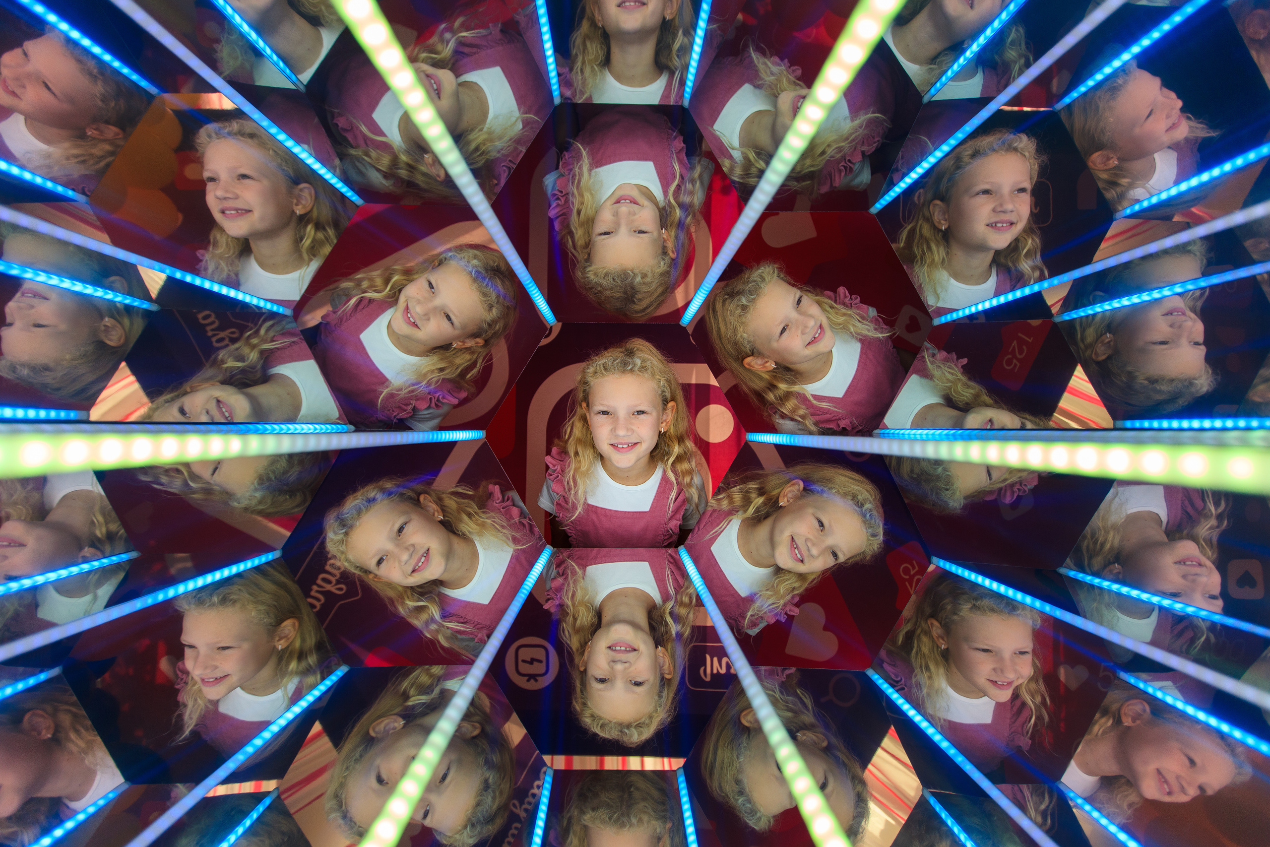 Калейдоскоп. Аренды интерактивных фотозон в Харькове