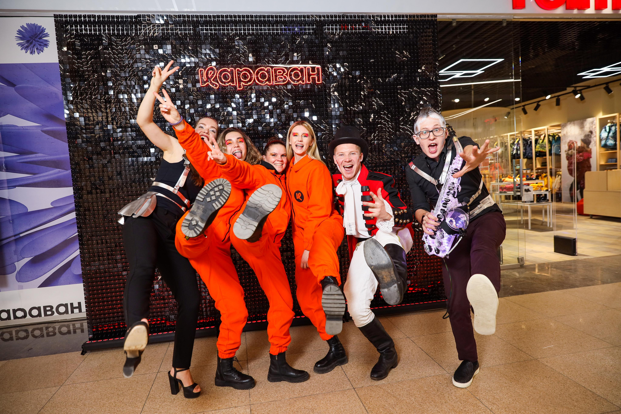 Фотомозаїка на 580 фото для ТРЦ Караван. Аренды интерактивных фотозон в Харькове