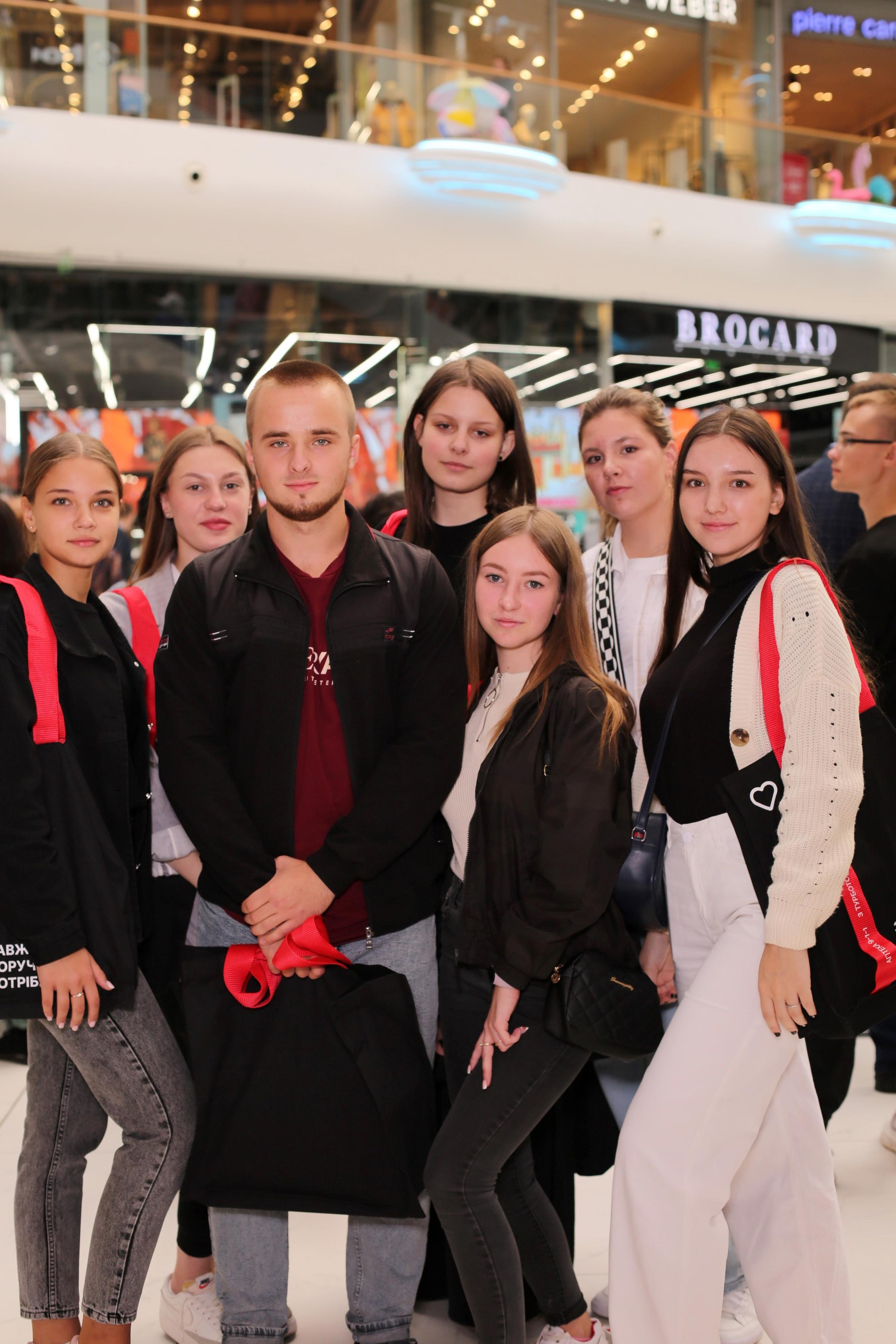 911 для НФАУ. Аренды интерактивных фотозон в Харькове