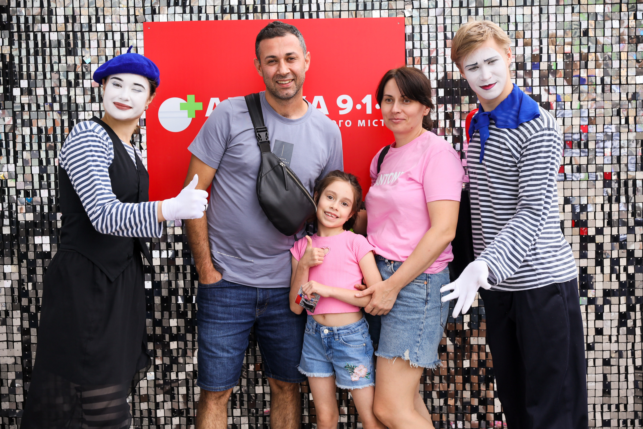 Аптека 911 (Фотомозаїка). Аренды интерактивных фотозон в Харькове