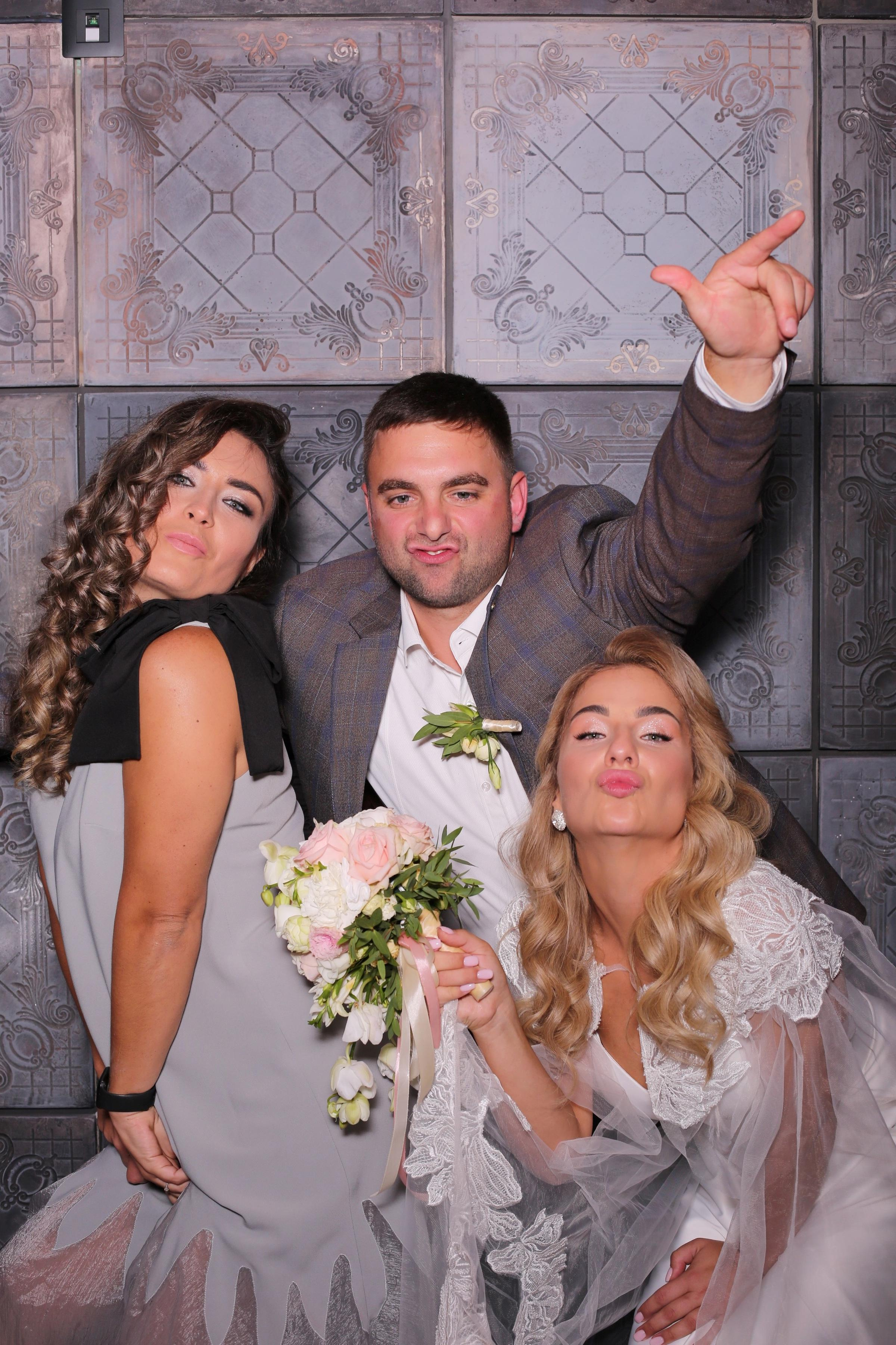 Євген та Вікторія (AiR PhotoBox). Аренды интерактивных фотозон в Харькове